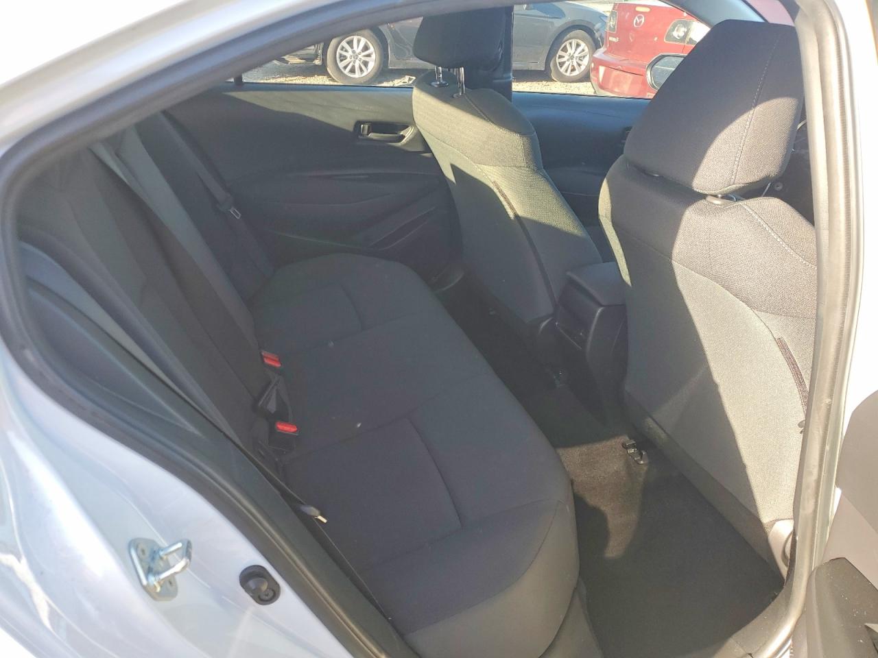 2022 TOYOTA COROLLA LE photo 28