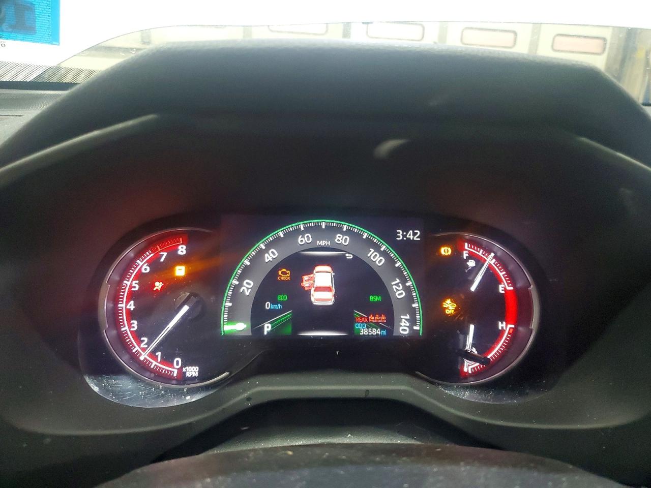 2024 TOYOTA RAV4 XLE photo 9