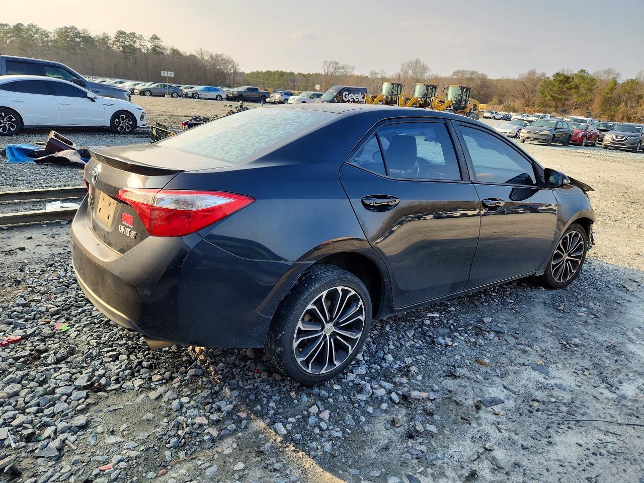2014 TOYOTA COROLLA photo 3