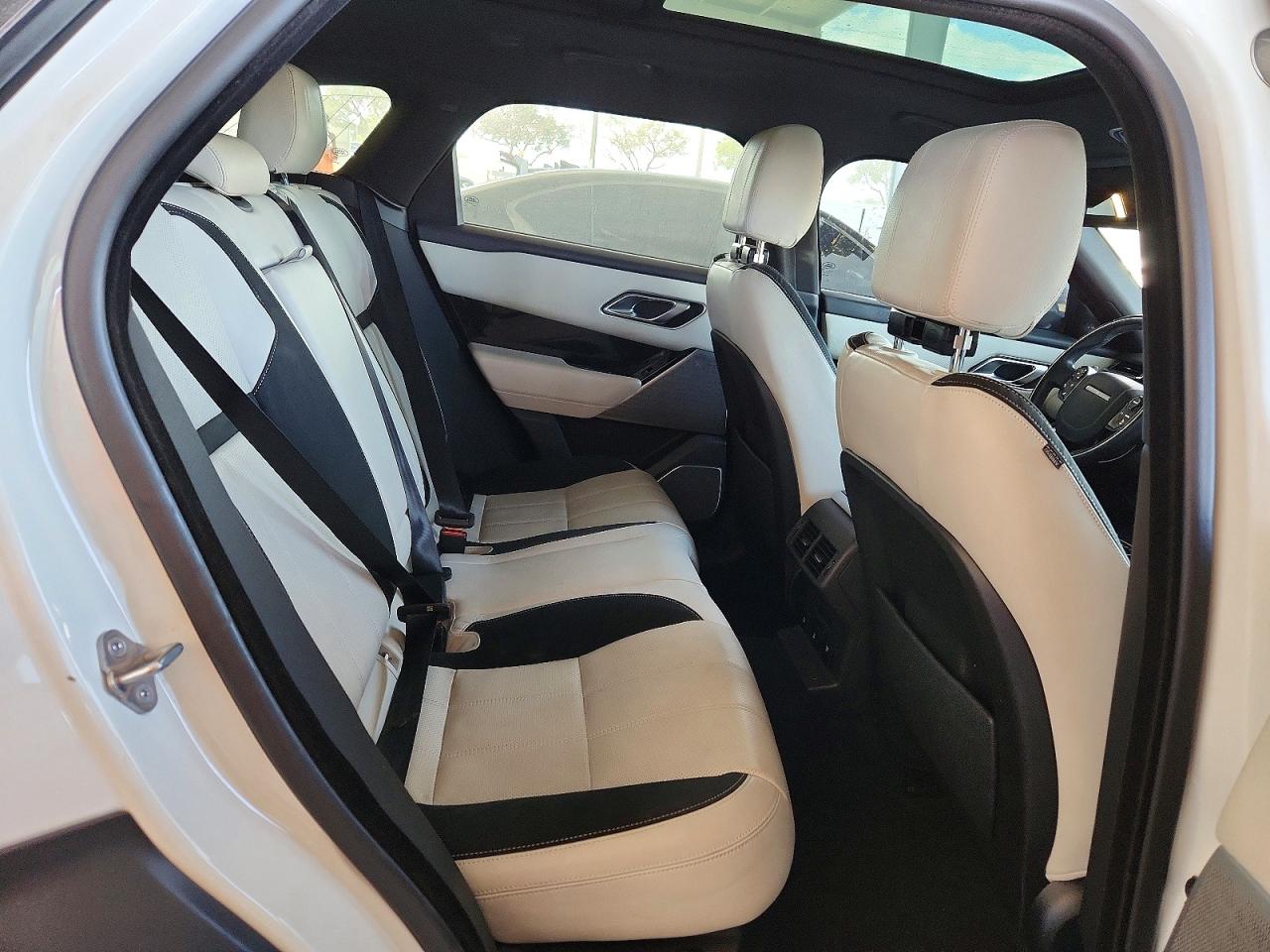 2018 LAND ROVER RANGE ROVER VELAR R-DYNAMIC SE photo 11