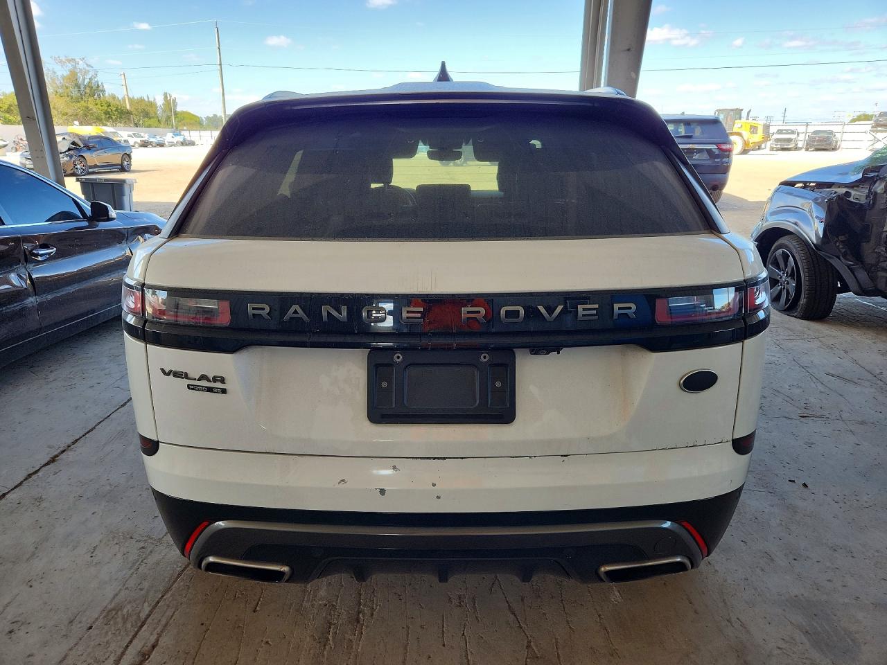 2018 LAND ROVER RANGE ROVER VELAR R-DYNAMIC SE photo 6