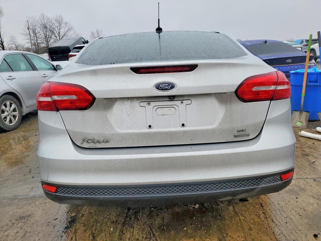 2018 FORD FOCUS SE photo 6