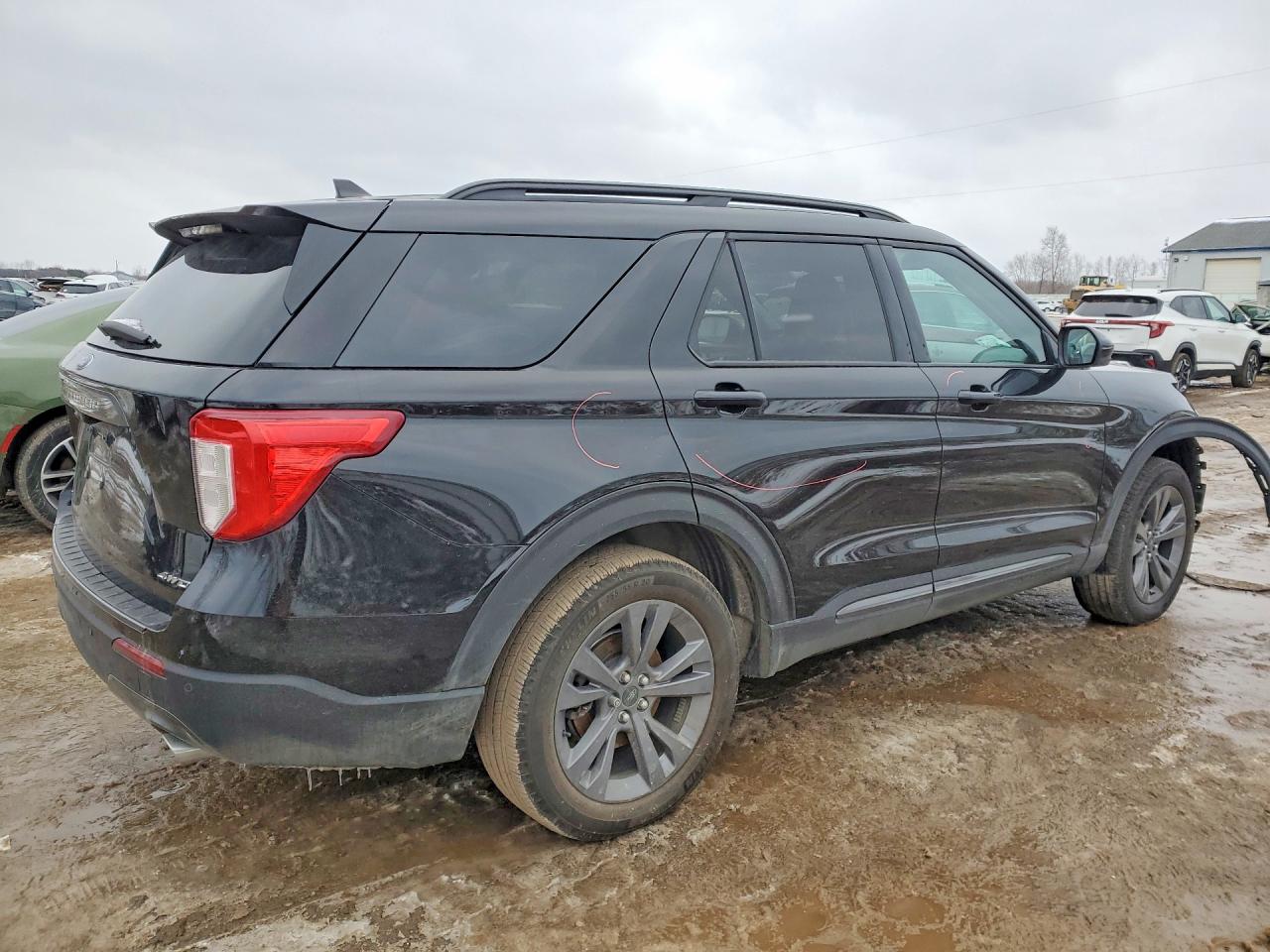 2024 FORD EXPLORER XLT photo 5