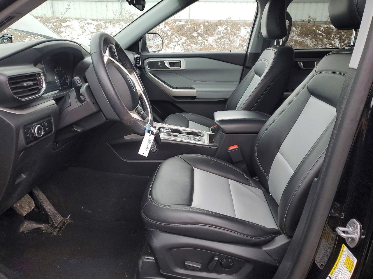 2024 FORD EXPLORER XLT photo 13