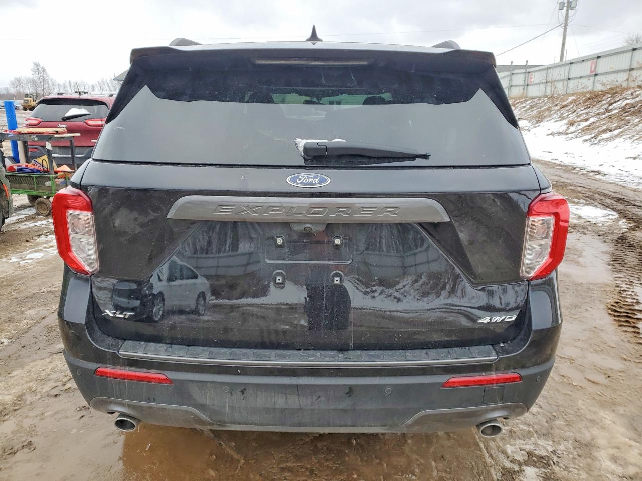 2024 FORD EXPLORER XLT photo 11