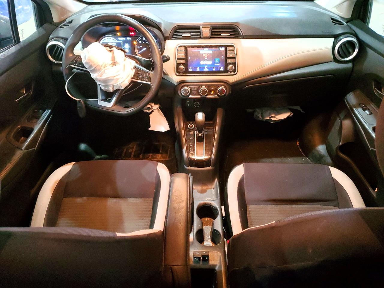 2020 NISSAN VERSA SV photo 15