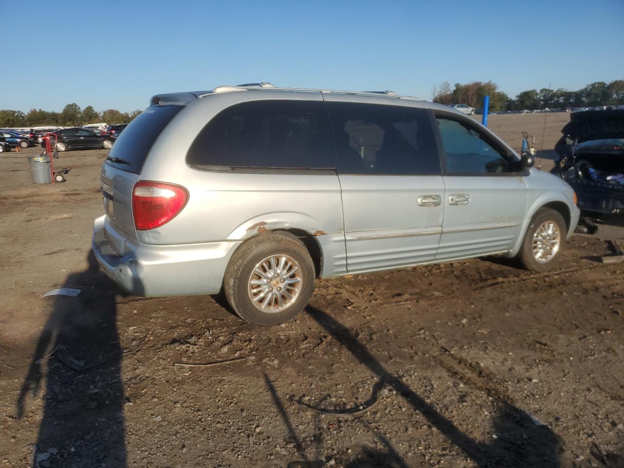 2001 CHRYSLER TOWN & COUNTRY LIMITED photo 5