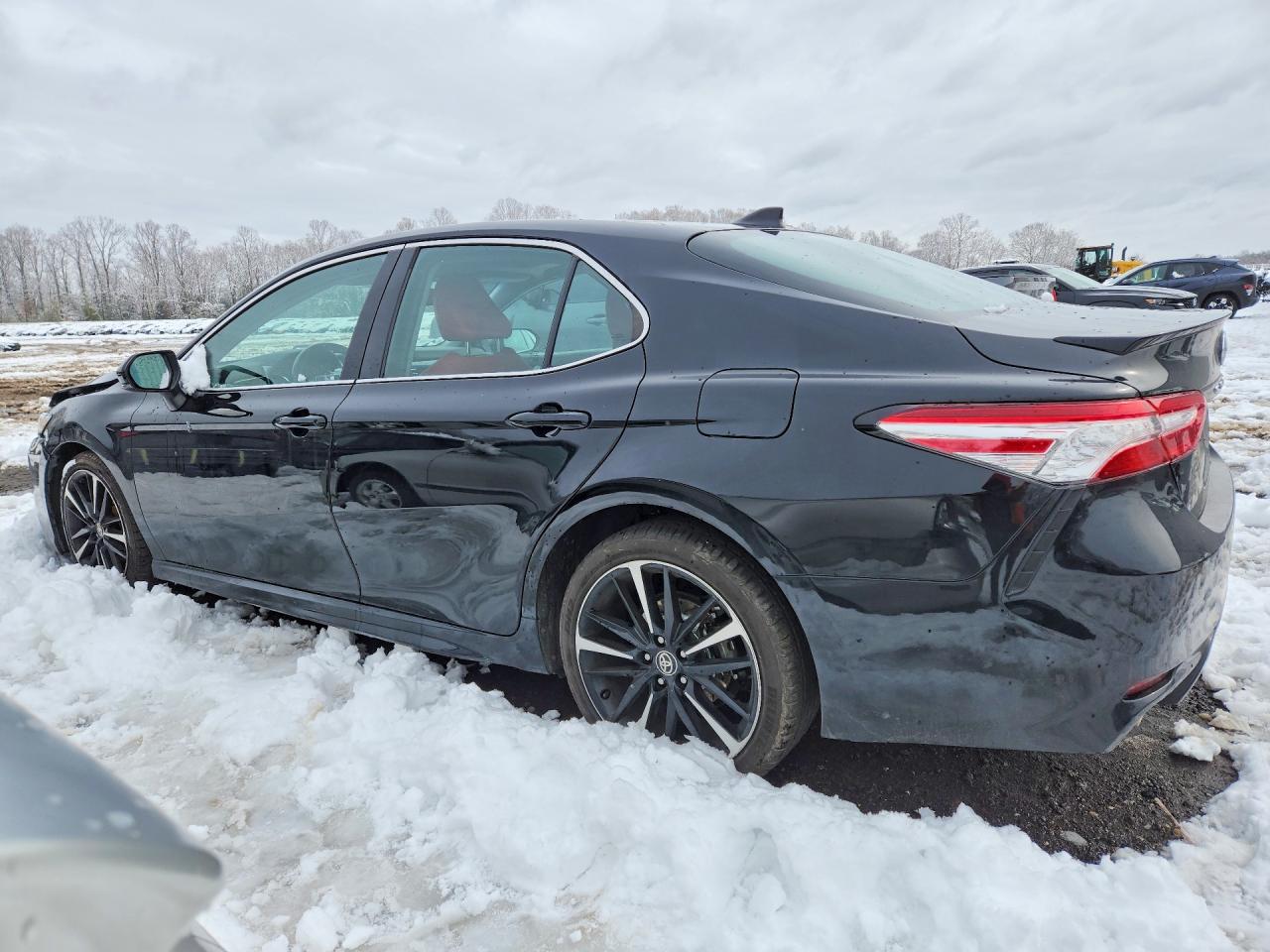 2020 TOYOTA CAMRY XSE photo 3