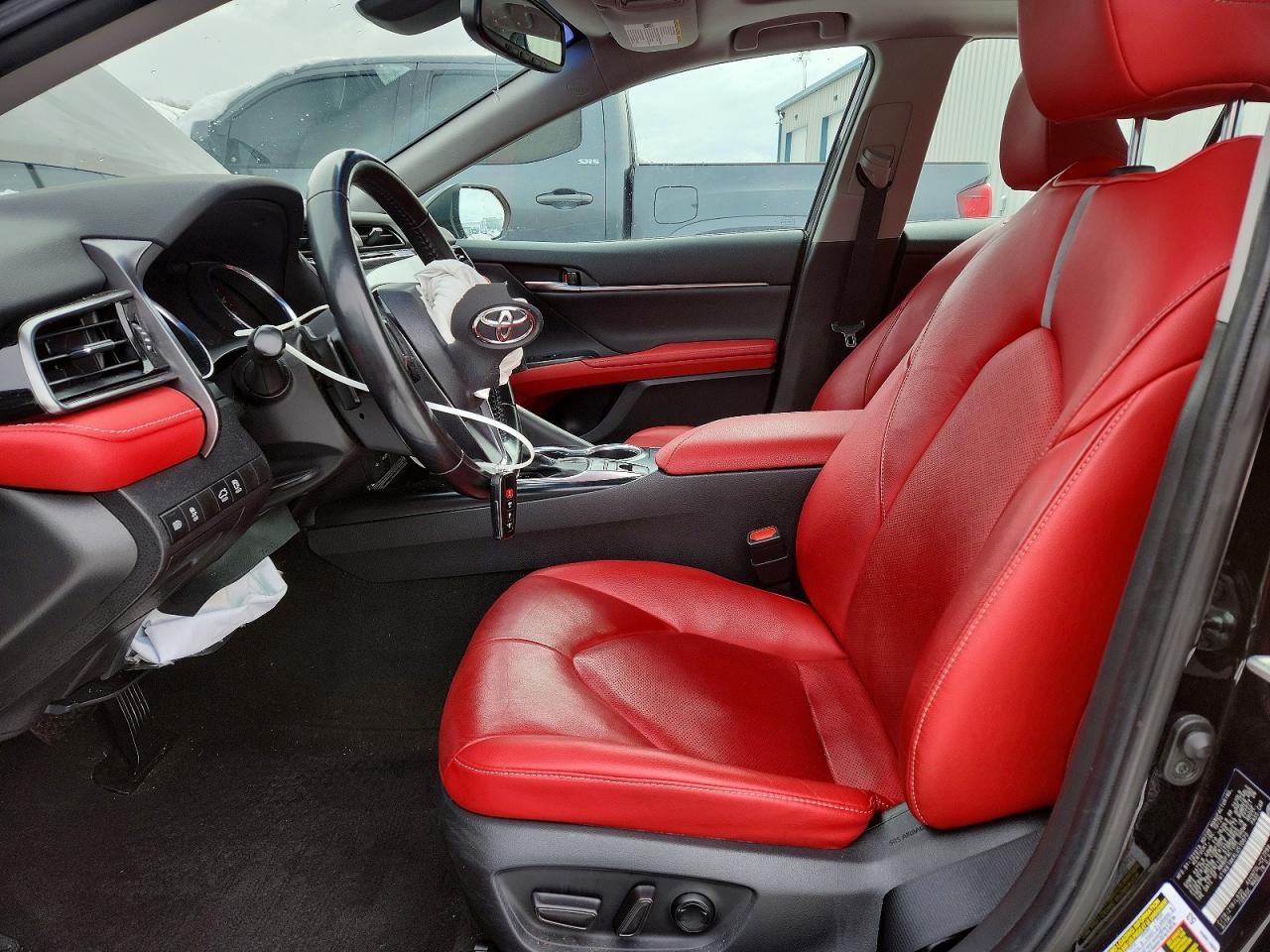 2020 TOYOTA CAMRY XSE photo 13