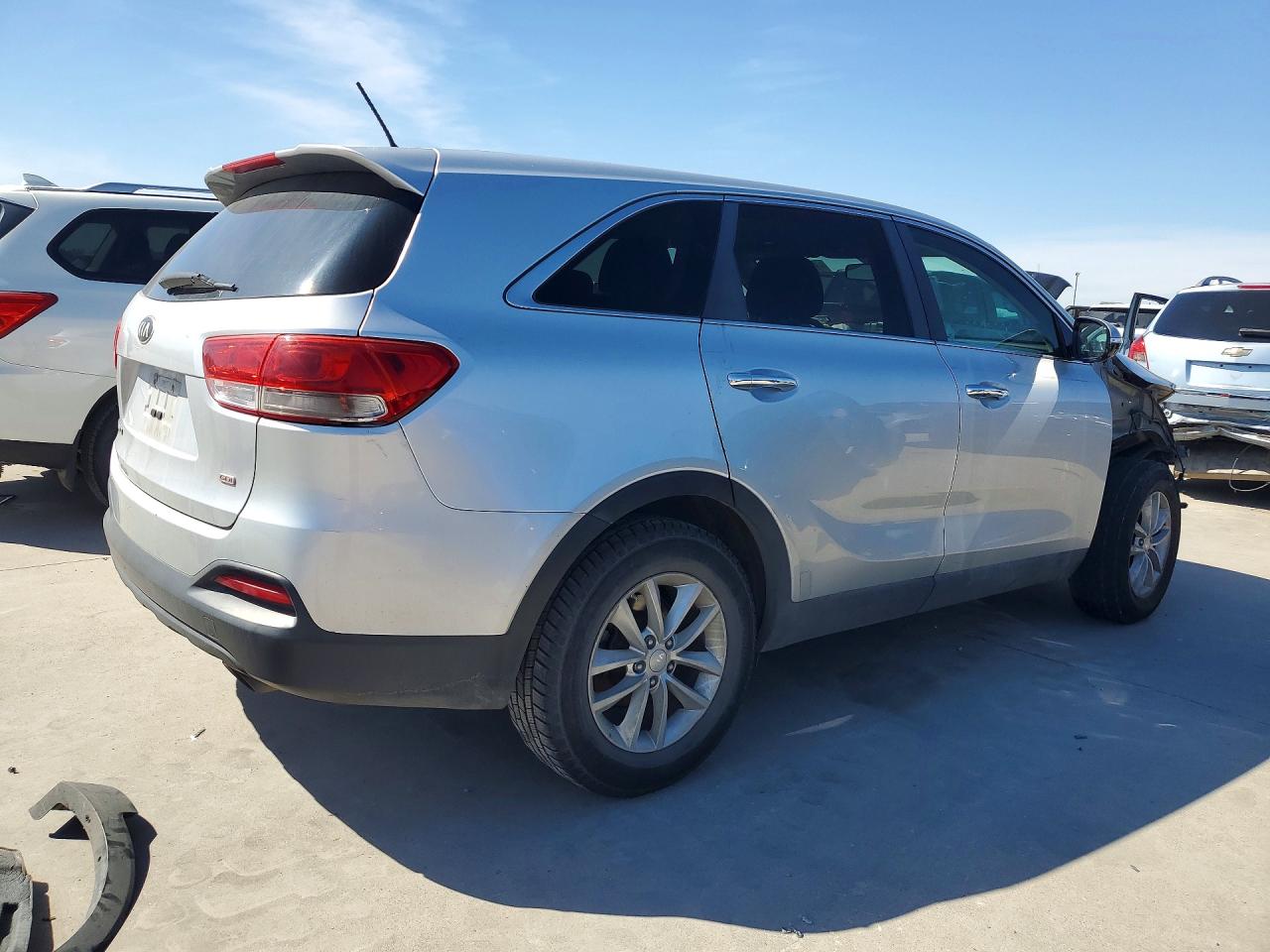 2016 KIA SORENTO L photo 3