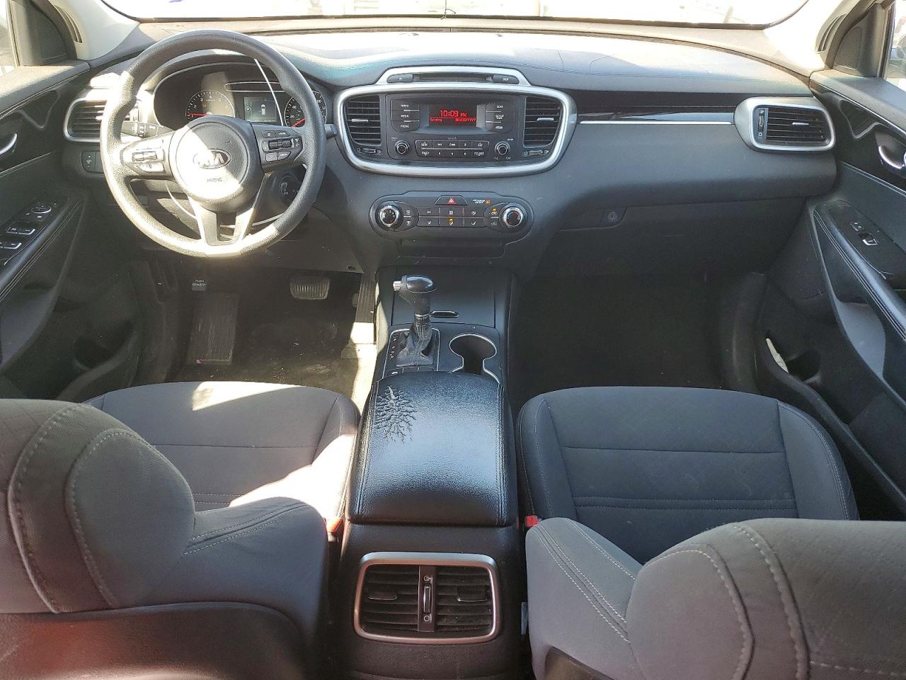 2016 KIA SORENTO L photo 8