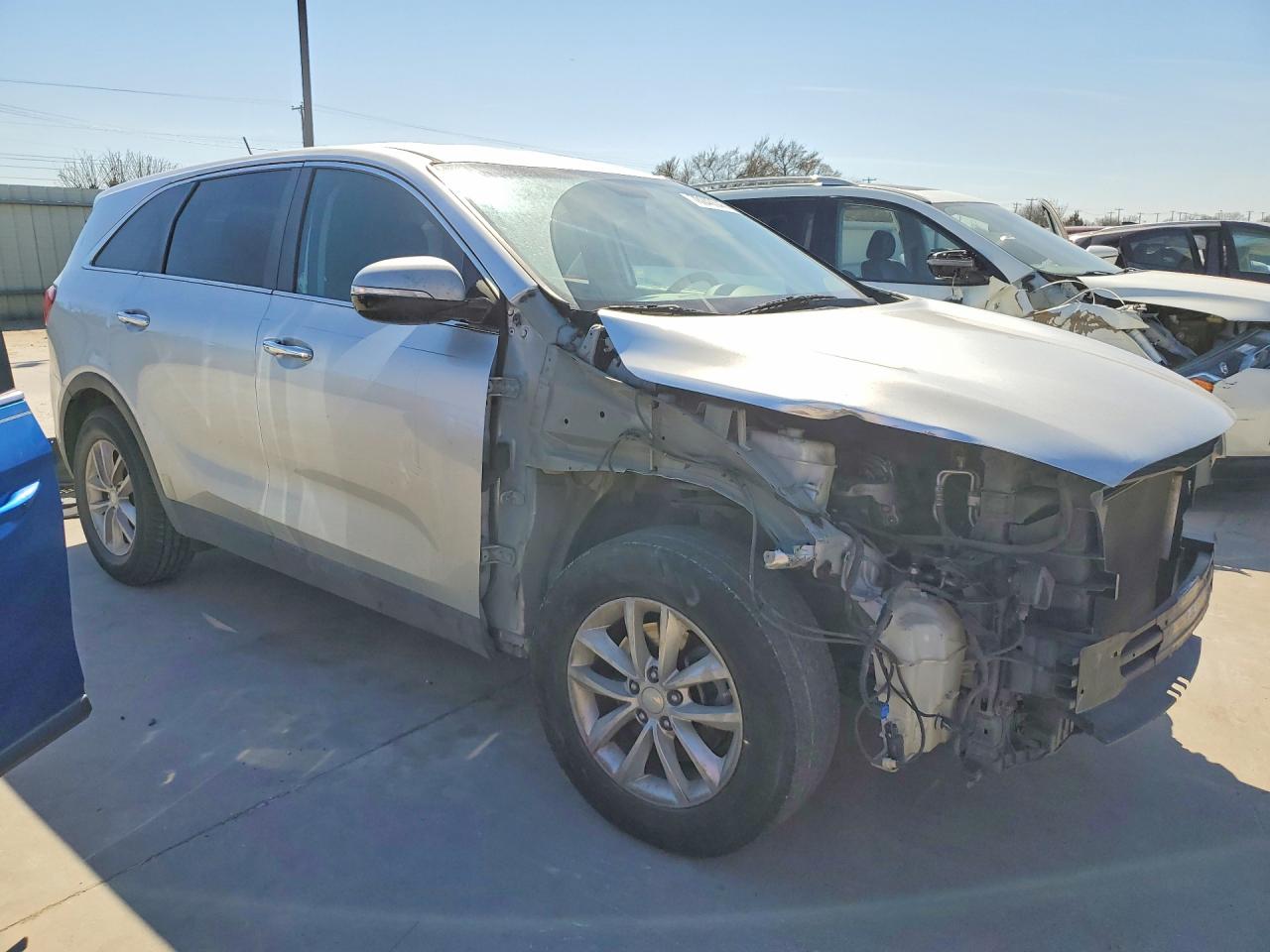 2016 KIA SORENTO L photo 4