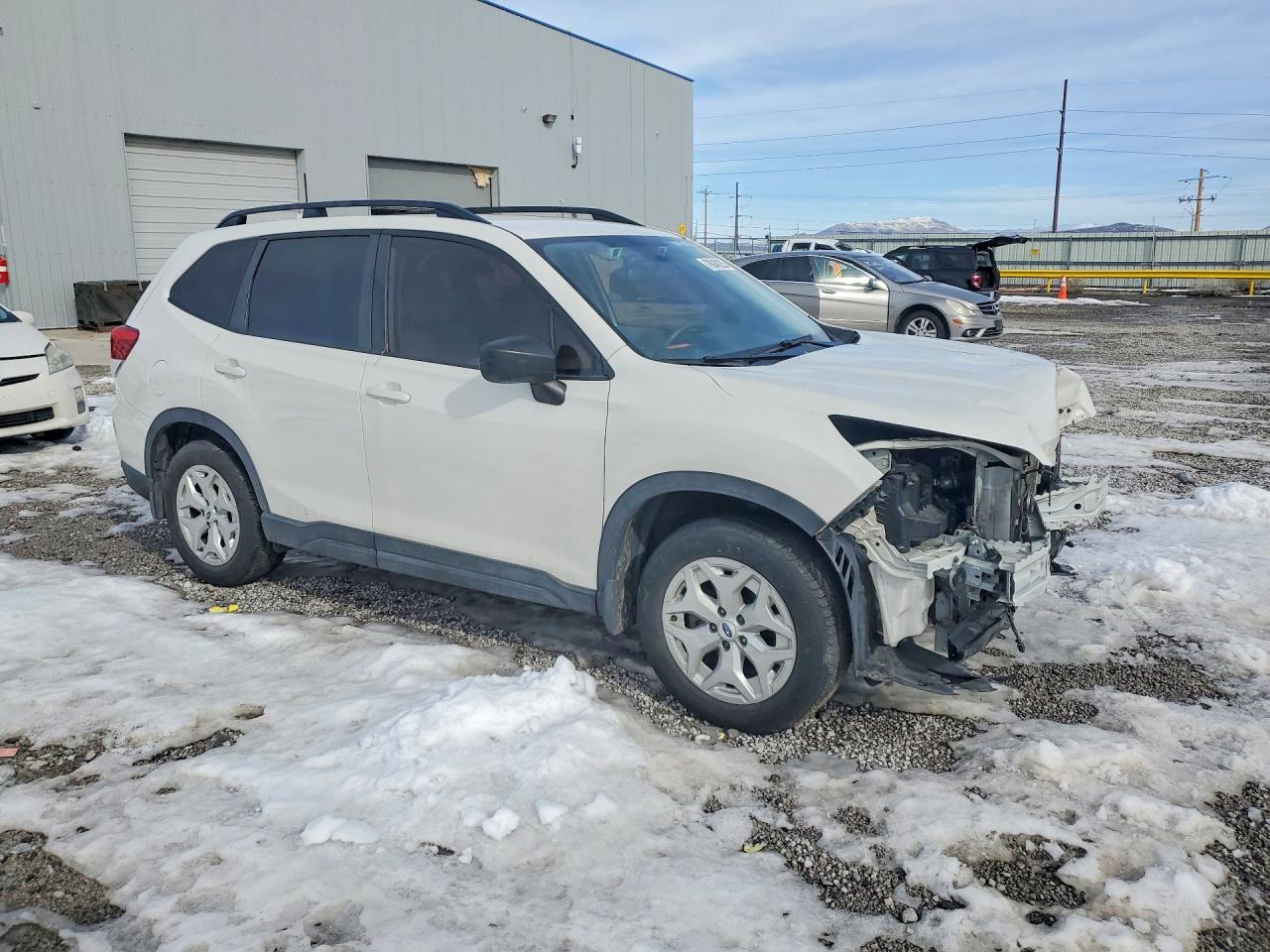 2019 SUBARU FORESTER photo 4