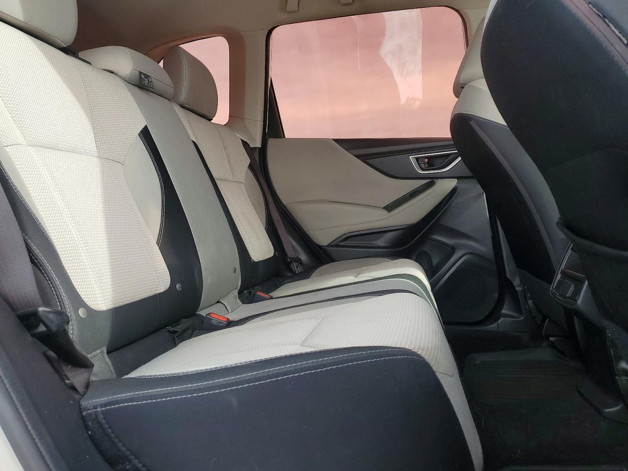 2019 SUBARU FORESTER photo 11