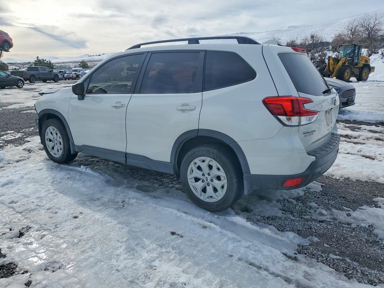2019 SUBARU FORESTER photo 2
