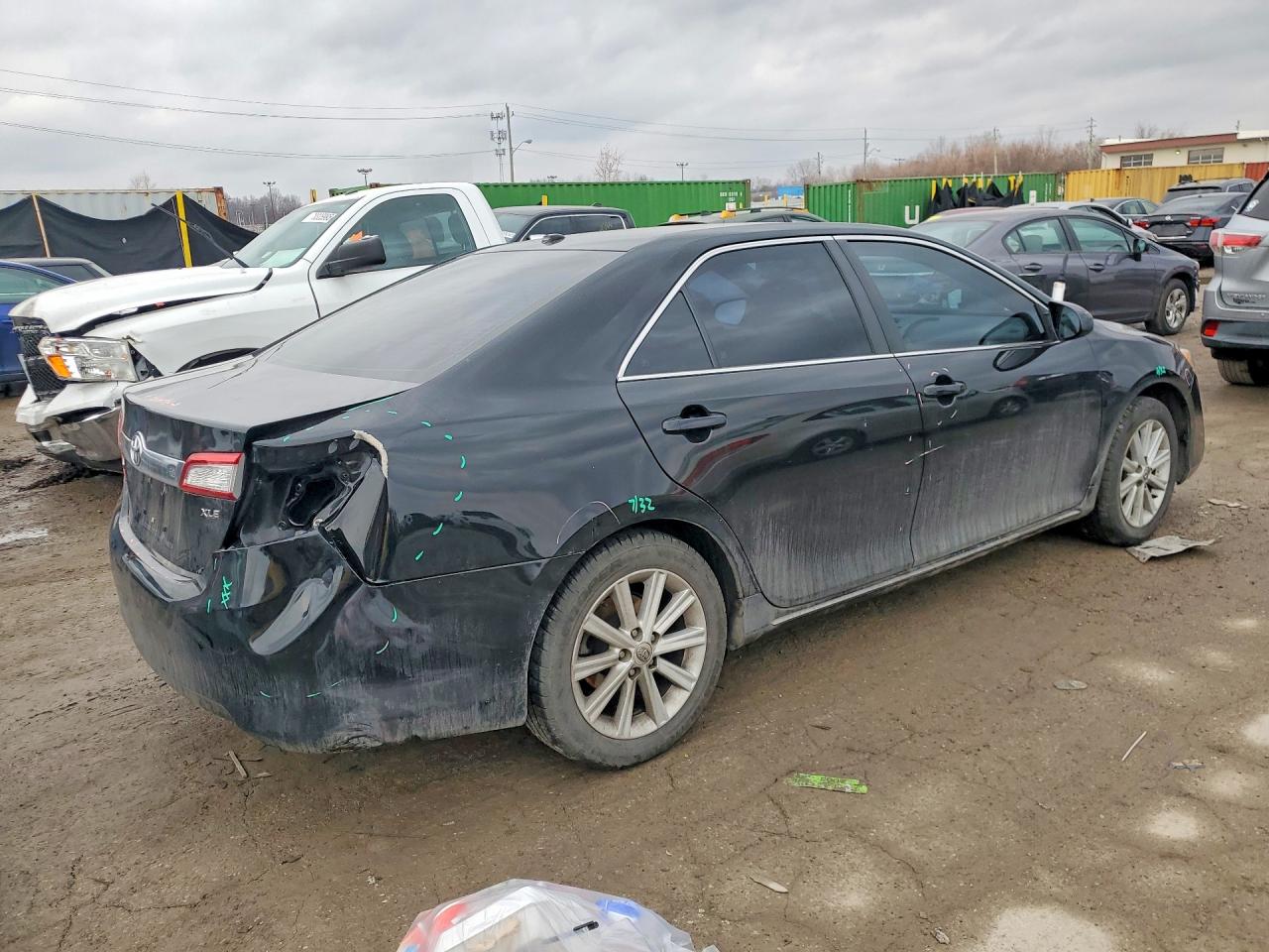 2014 TOYOTA CAMRY L photo 3