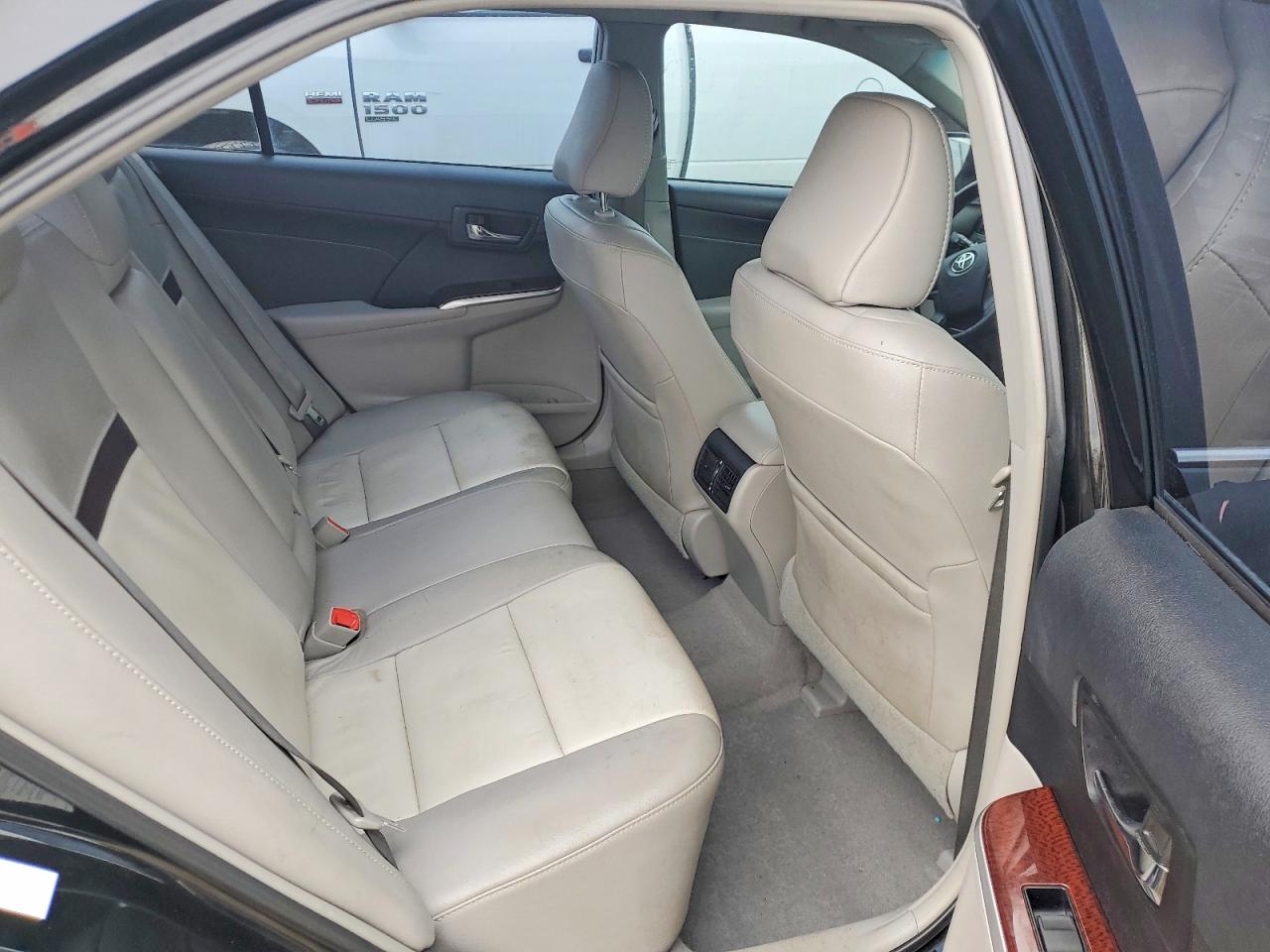 2014 TOYOTA CAMRY L photo 10
