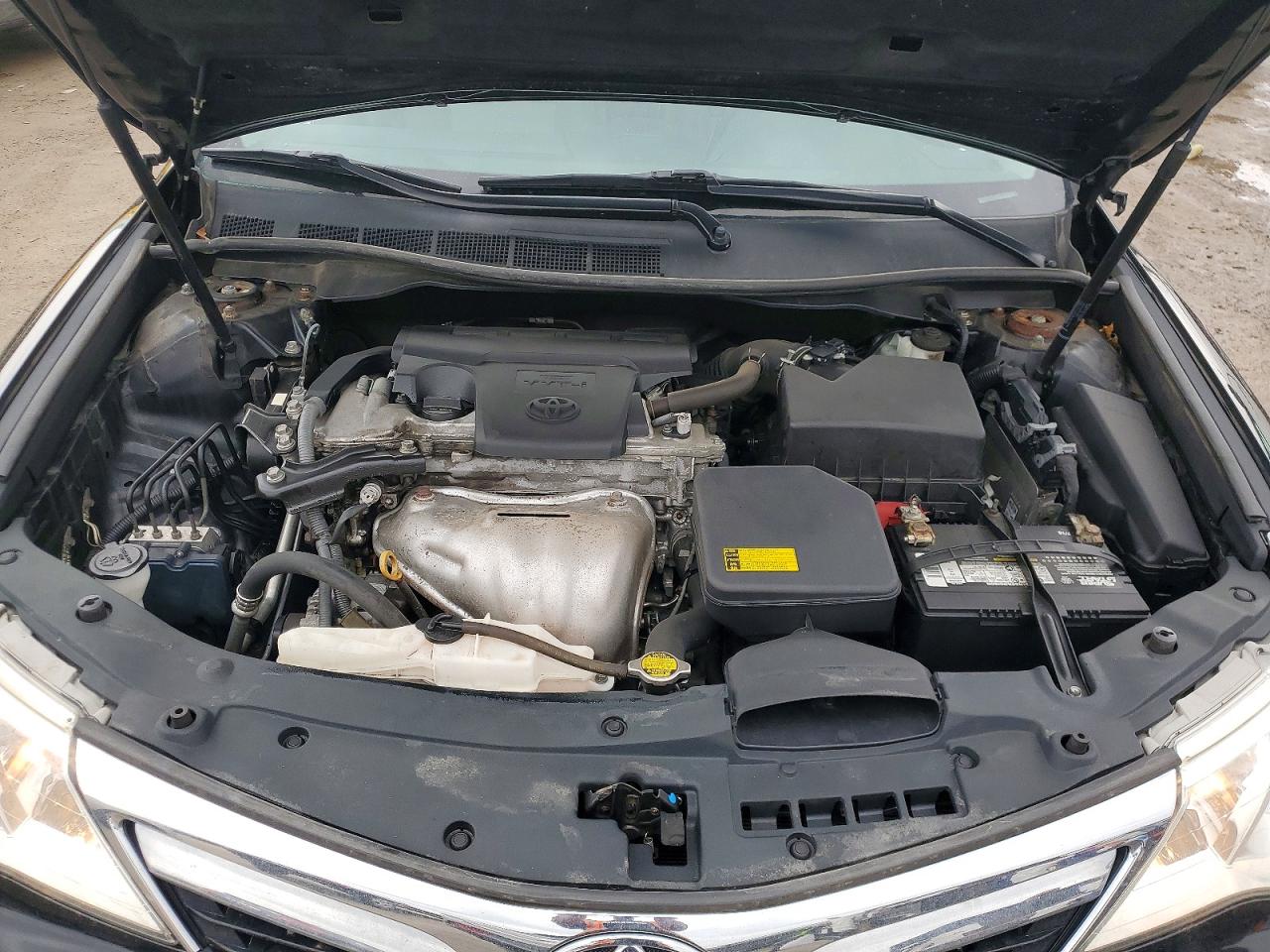 2014 TOYOTA CAMRY L photo 11