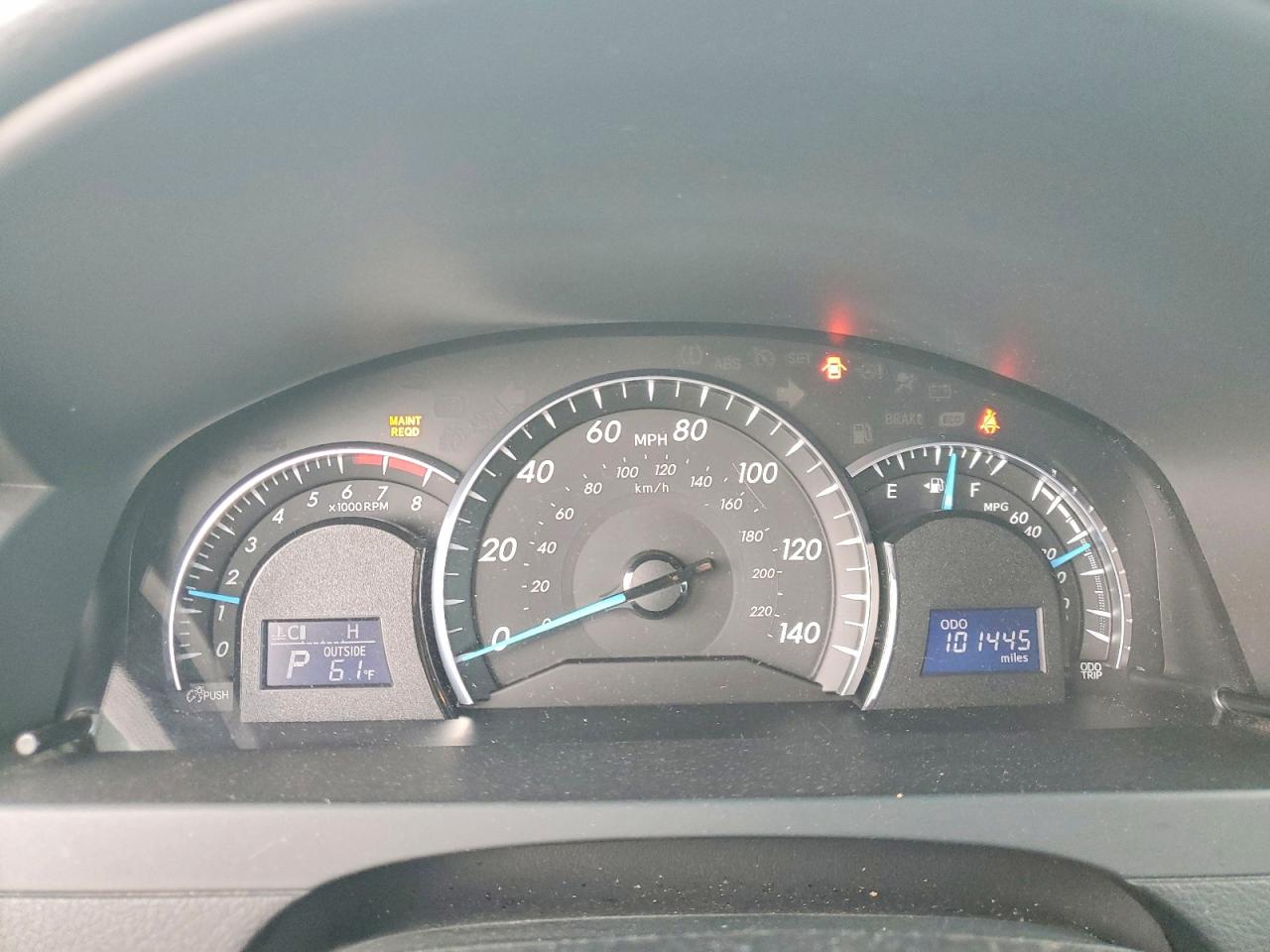 2014 TOYOTA CAMRY L photo 9