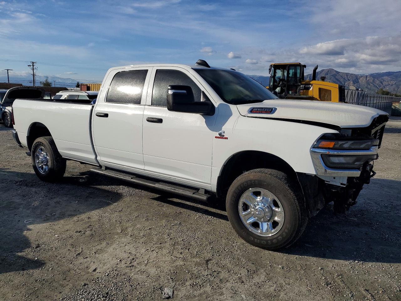 2025 RAM 2500 TRADESMAN photo 4