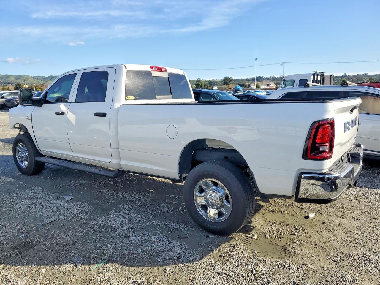 2025 RAM 2500 TRADESMAN photo 2