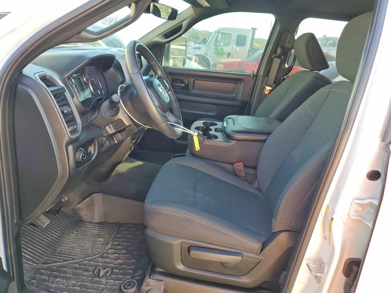 2025 RAM 2500 TRADESMAN photo 7