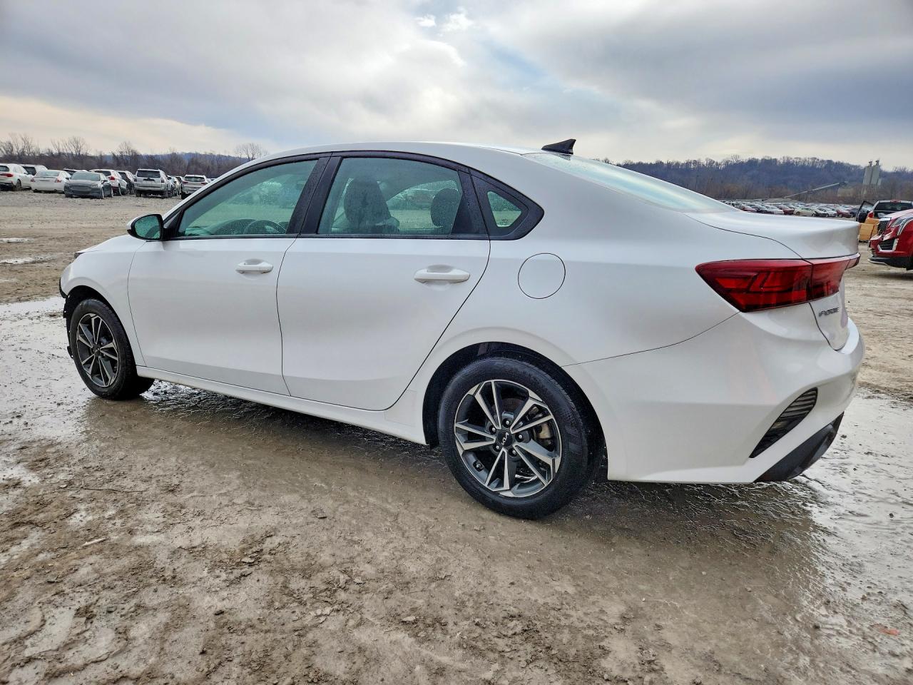 2024 KIA FORTE LXS photo 3