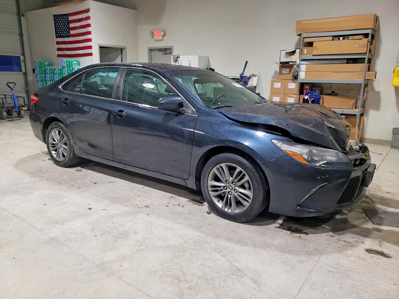 2016 TOYOTA CAMRY LE photo 10