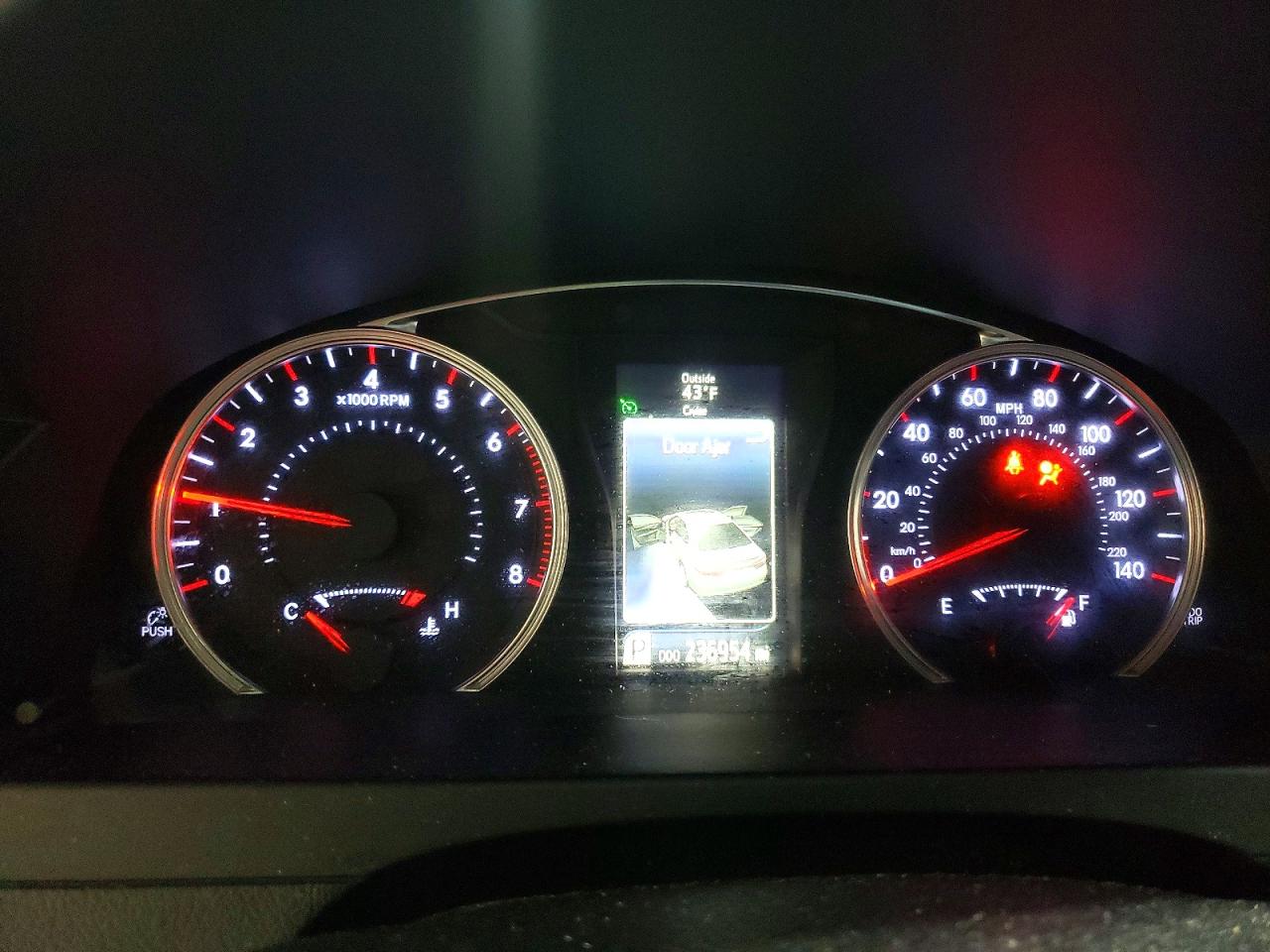 2016 TOYOTA CAMRY LE photo 25