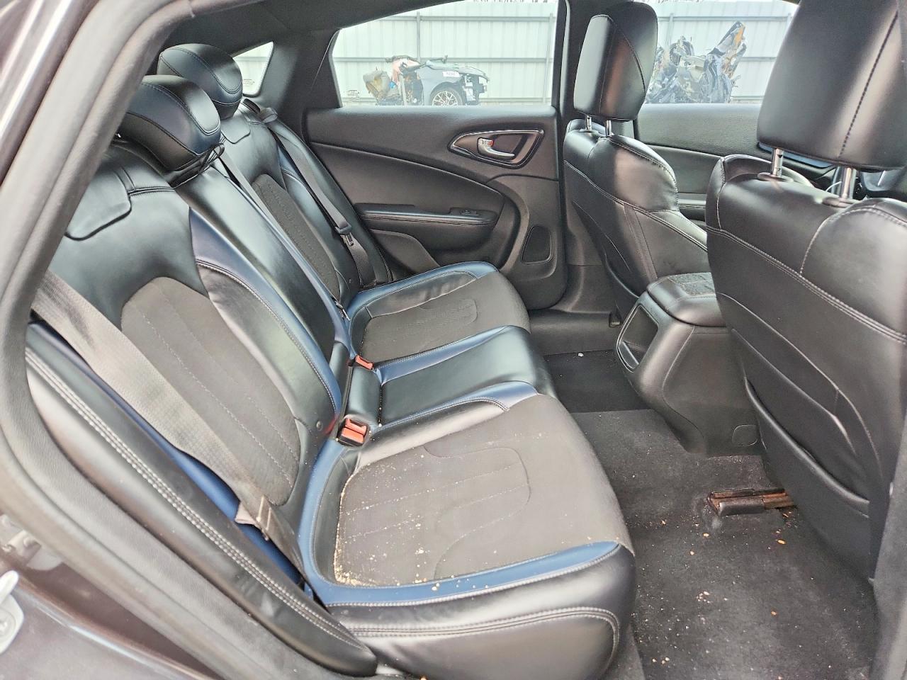 2015 CHRYSLER 200 S photo 28