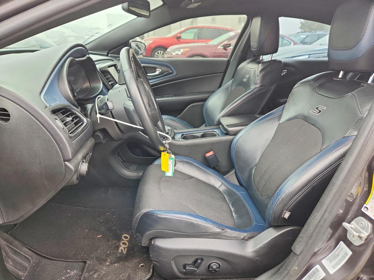 2015 CHRYSLER 200 S photo 19