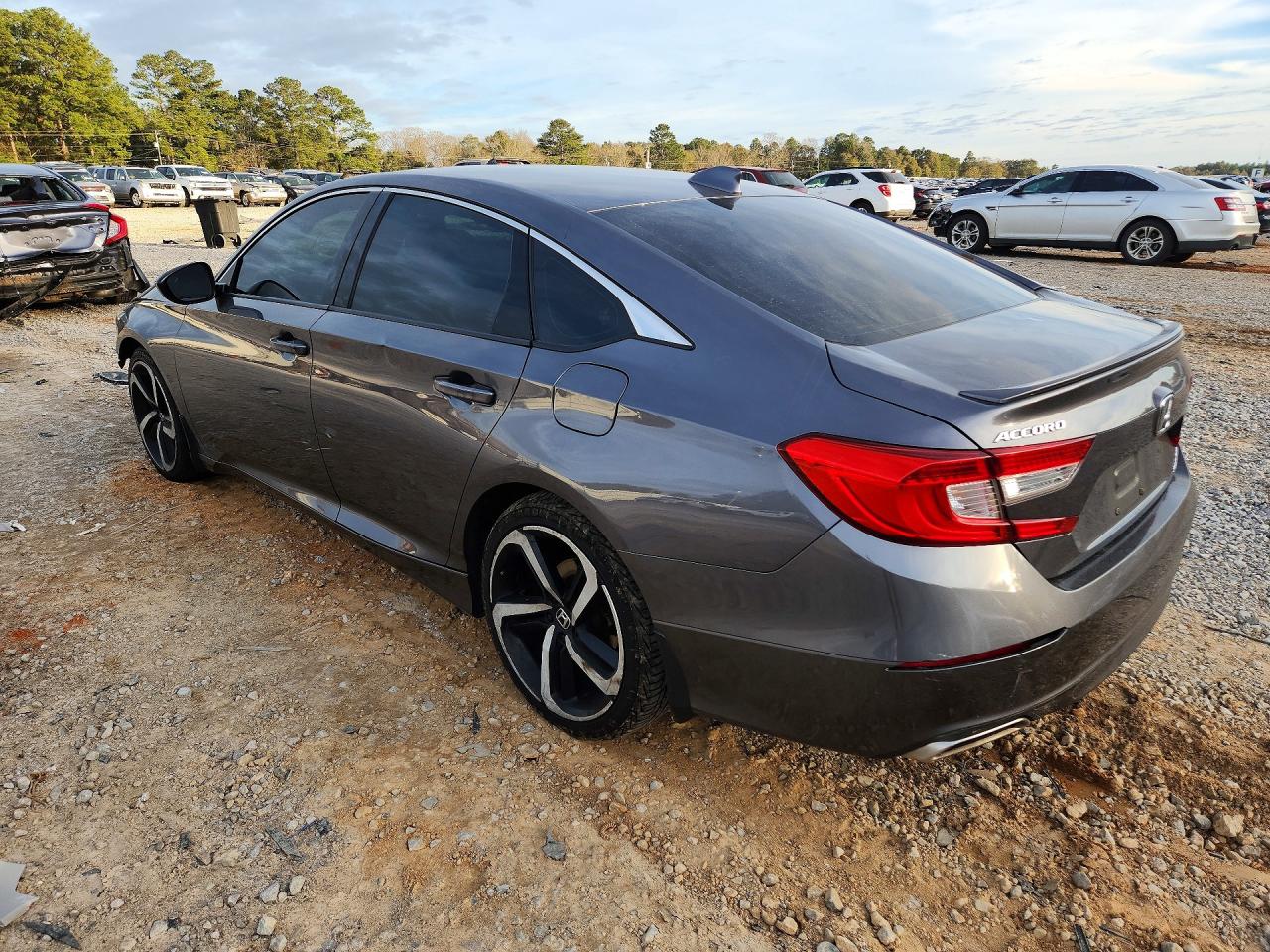 2018 HONDA ACCORD SPORT photo 2