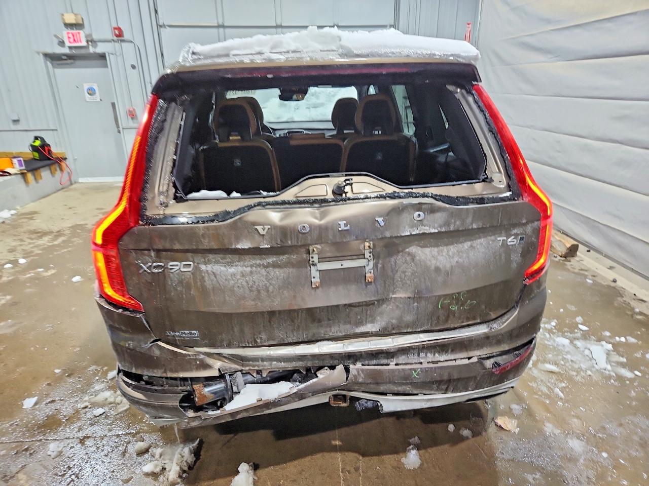 2017 VOLVO XC90 T6 photo 6