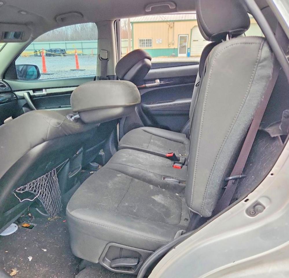 2014 KIA SORENTO LX photo 10
