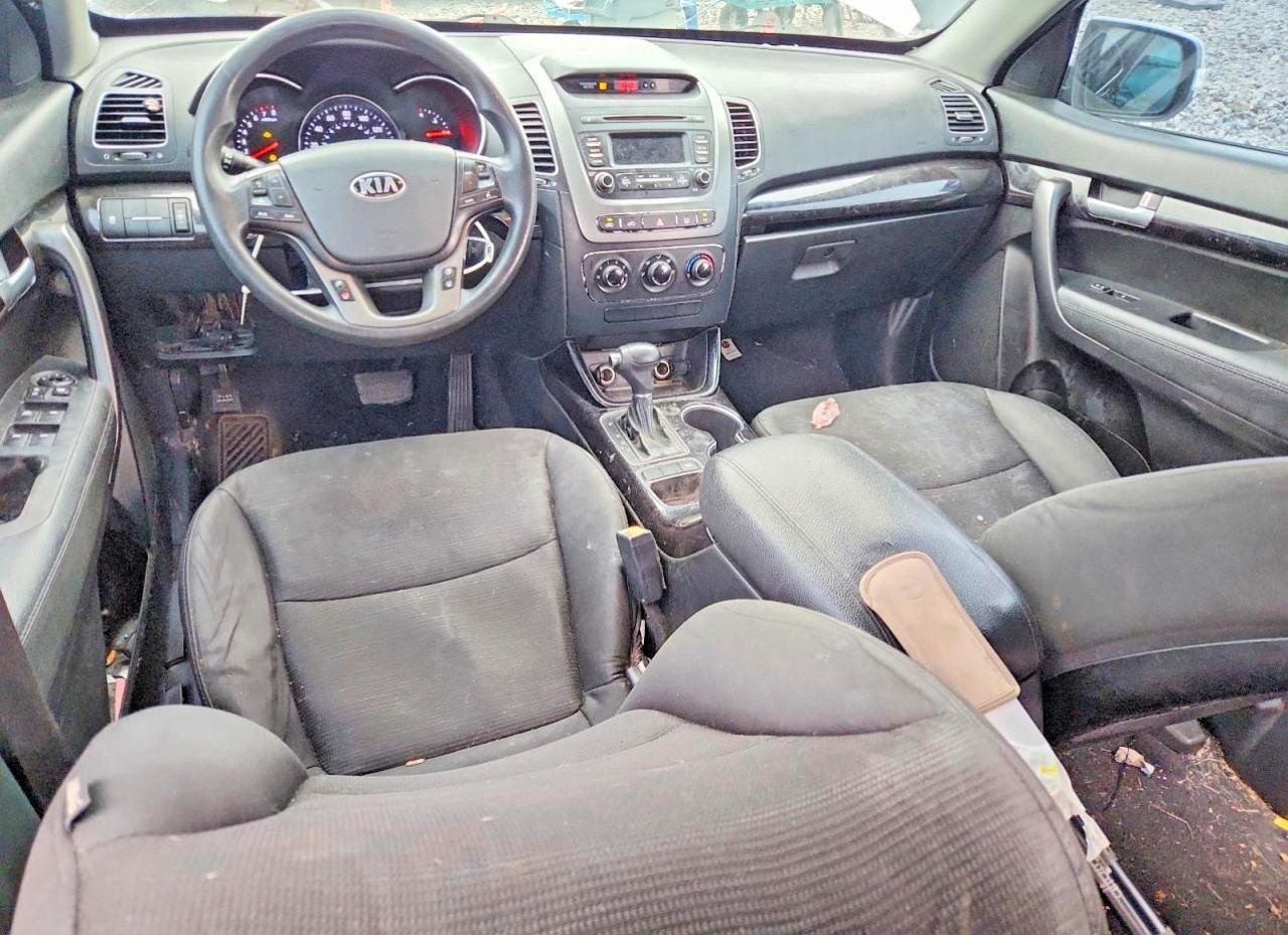 2014 KIA SORENTO LX photo 8