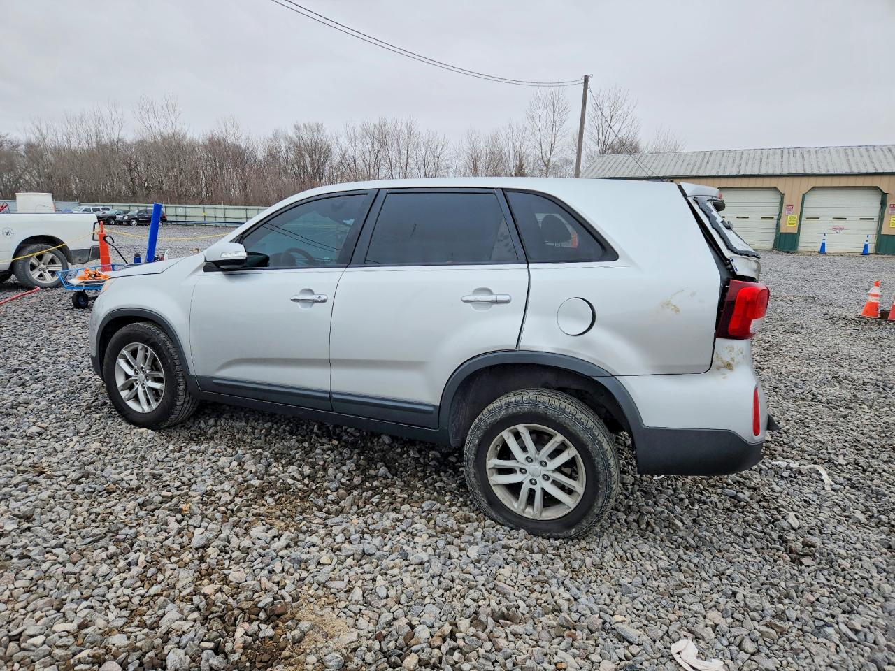2014 KIA SORENTO LX photo 2