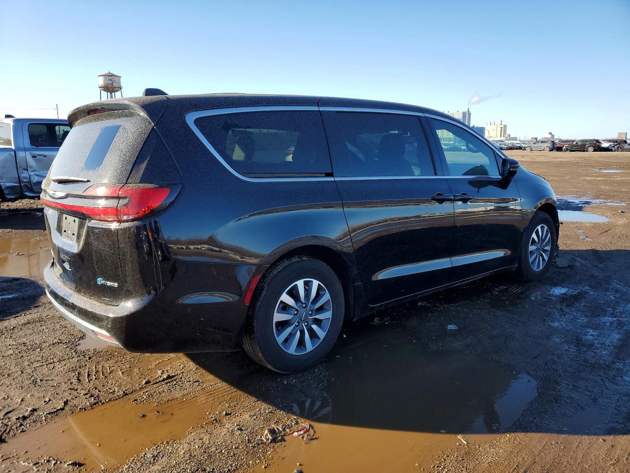 2025 CHRYSLER PACIFICA HYBRID SELECT photo 3