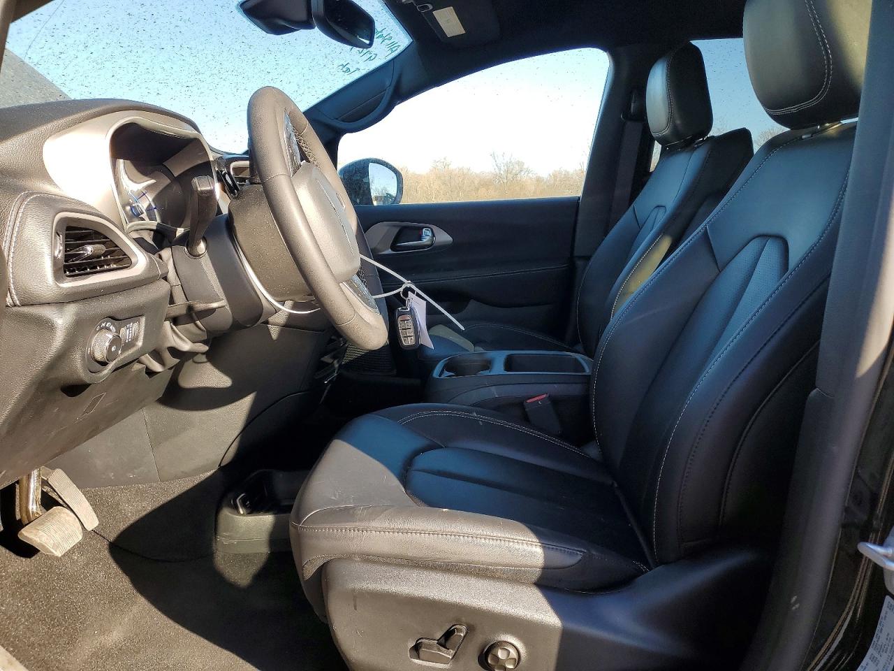 2025 CHRYSLER PACIFICA HYBRID SELECT photo 7