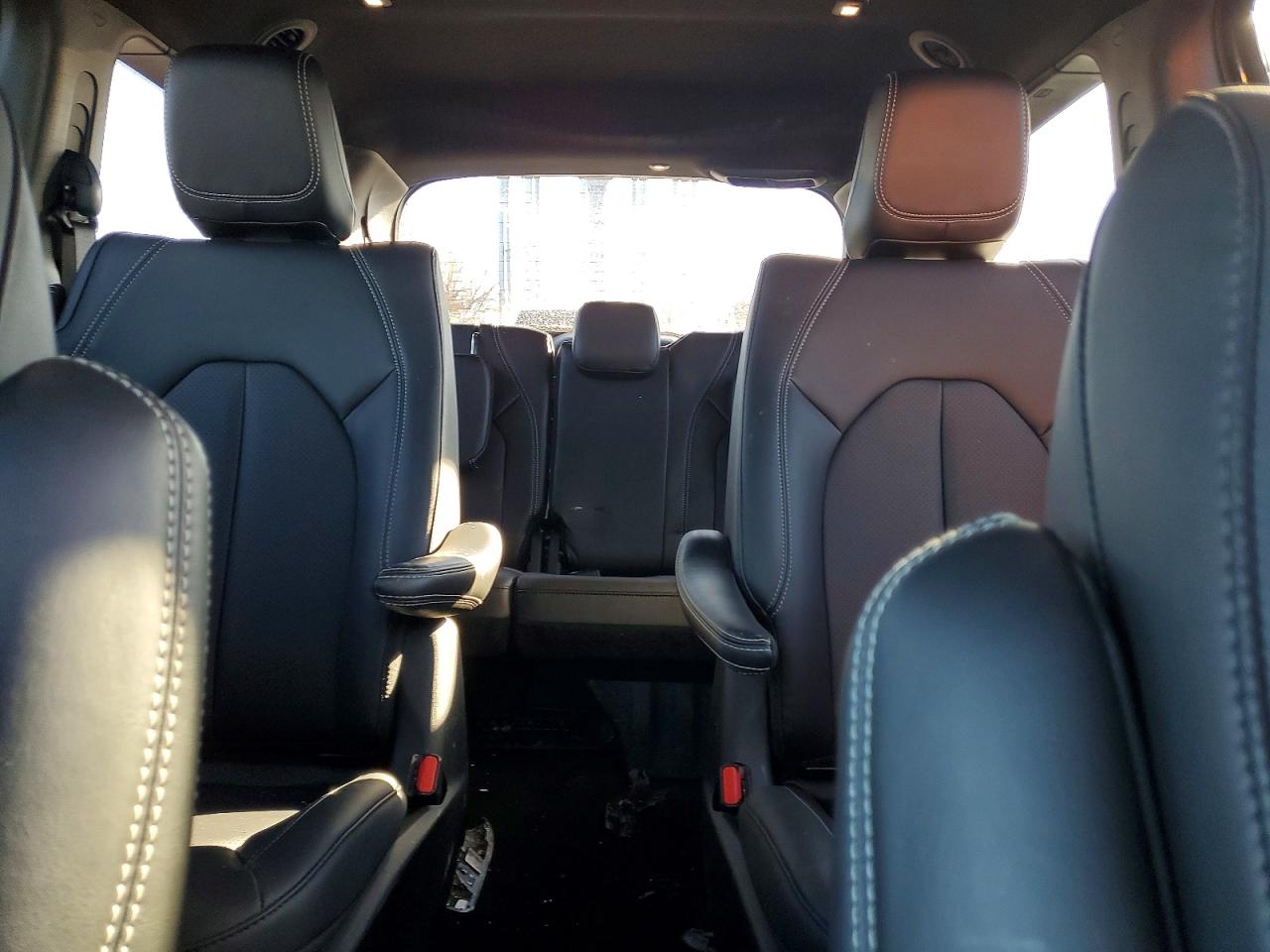 2025 CHRYSLER PACIFICA HYBRID SELECT photo 10