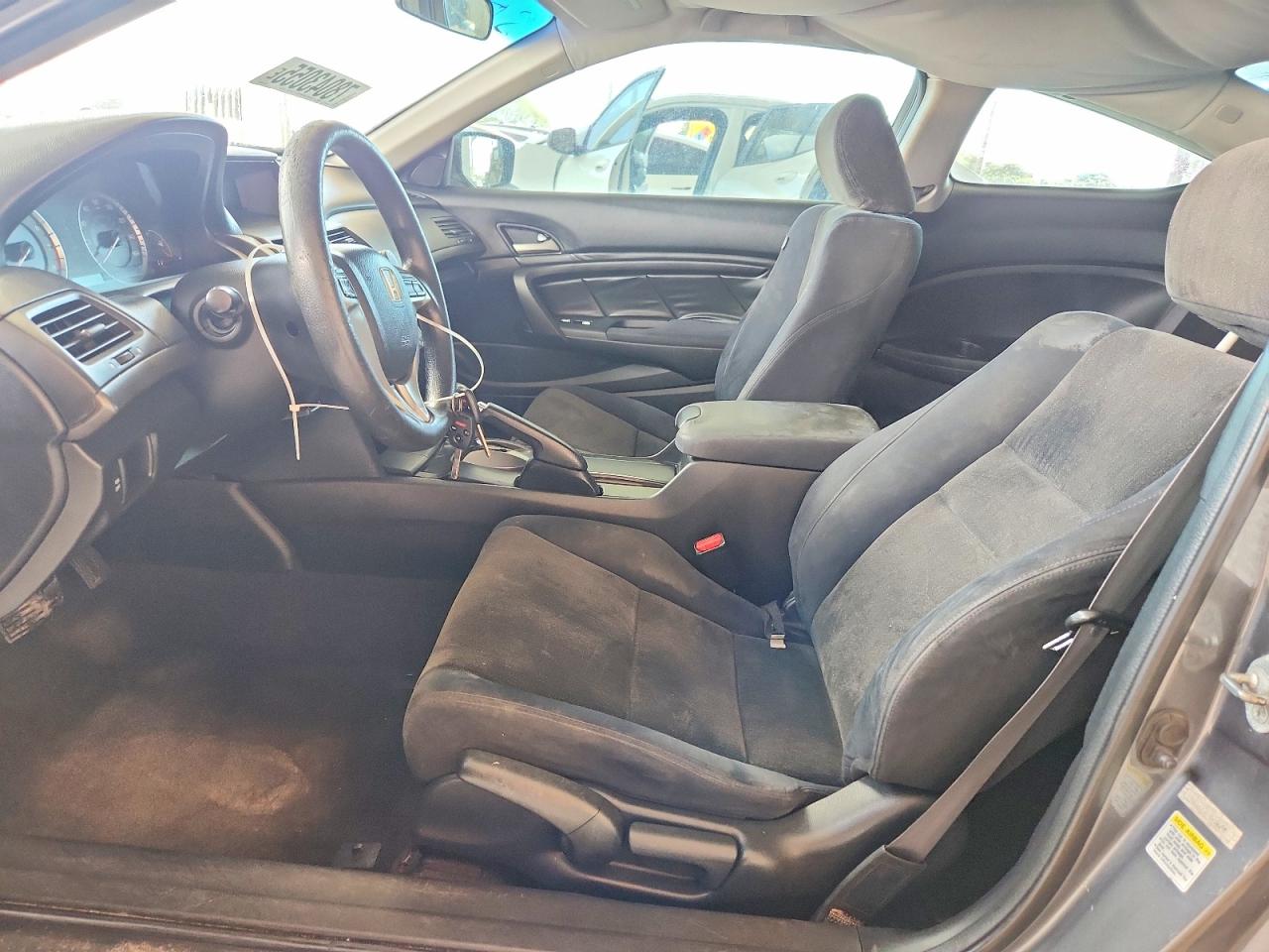 2009 HONDA ACCORD LX photo 7