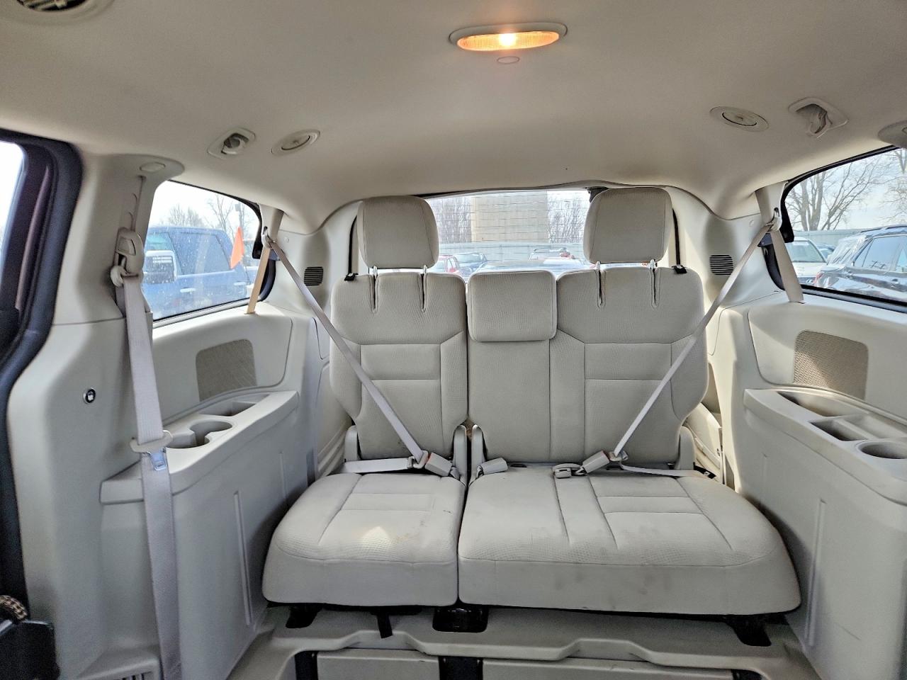2015 DODGE GRAND CARAVAN SE photo 19