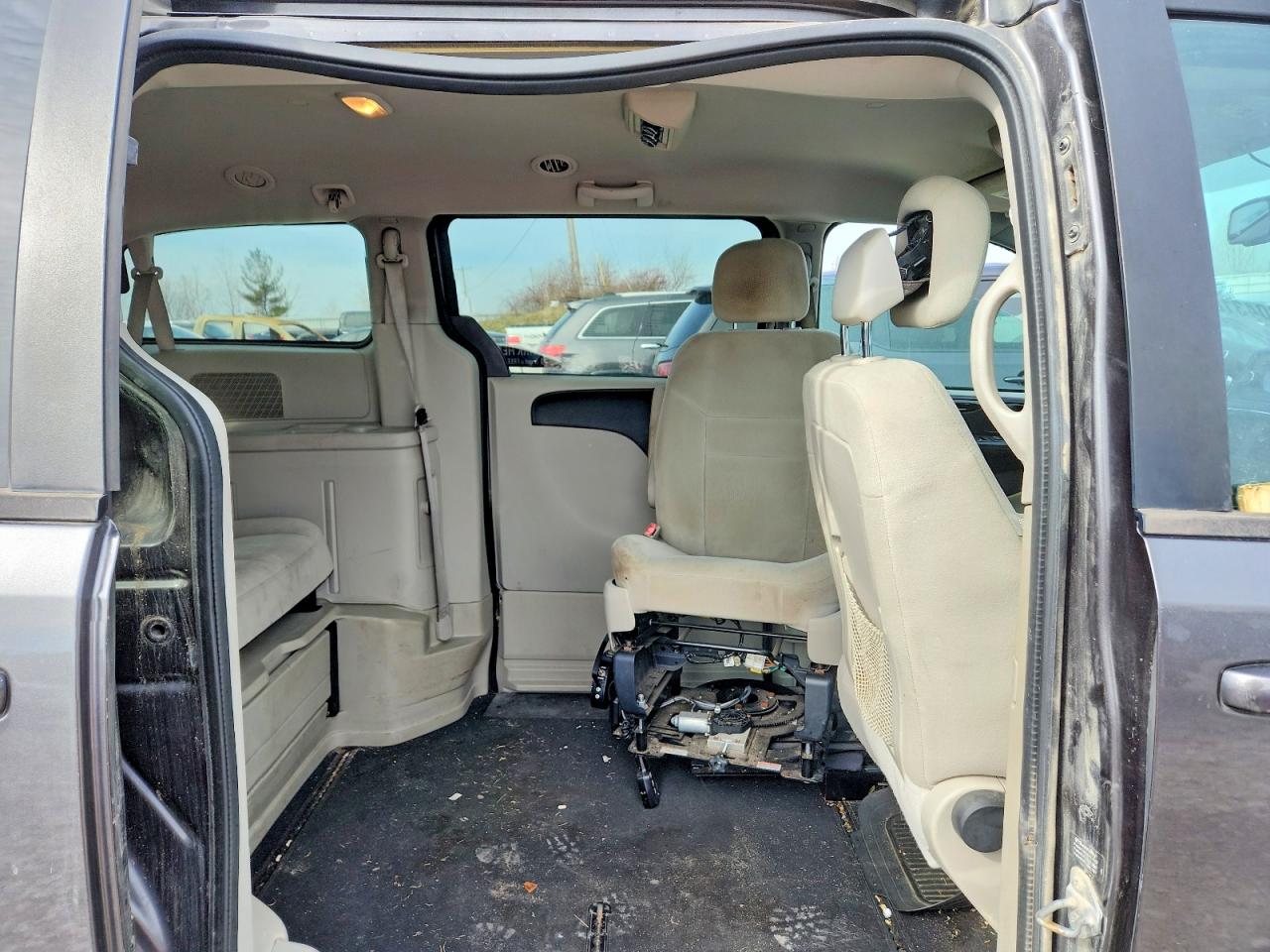 2015 DODGE GRAND CARAVAN SE photo 21