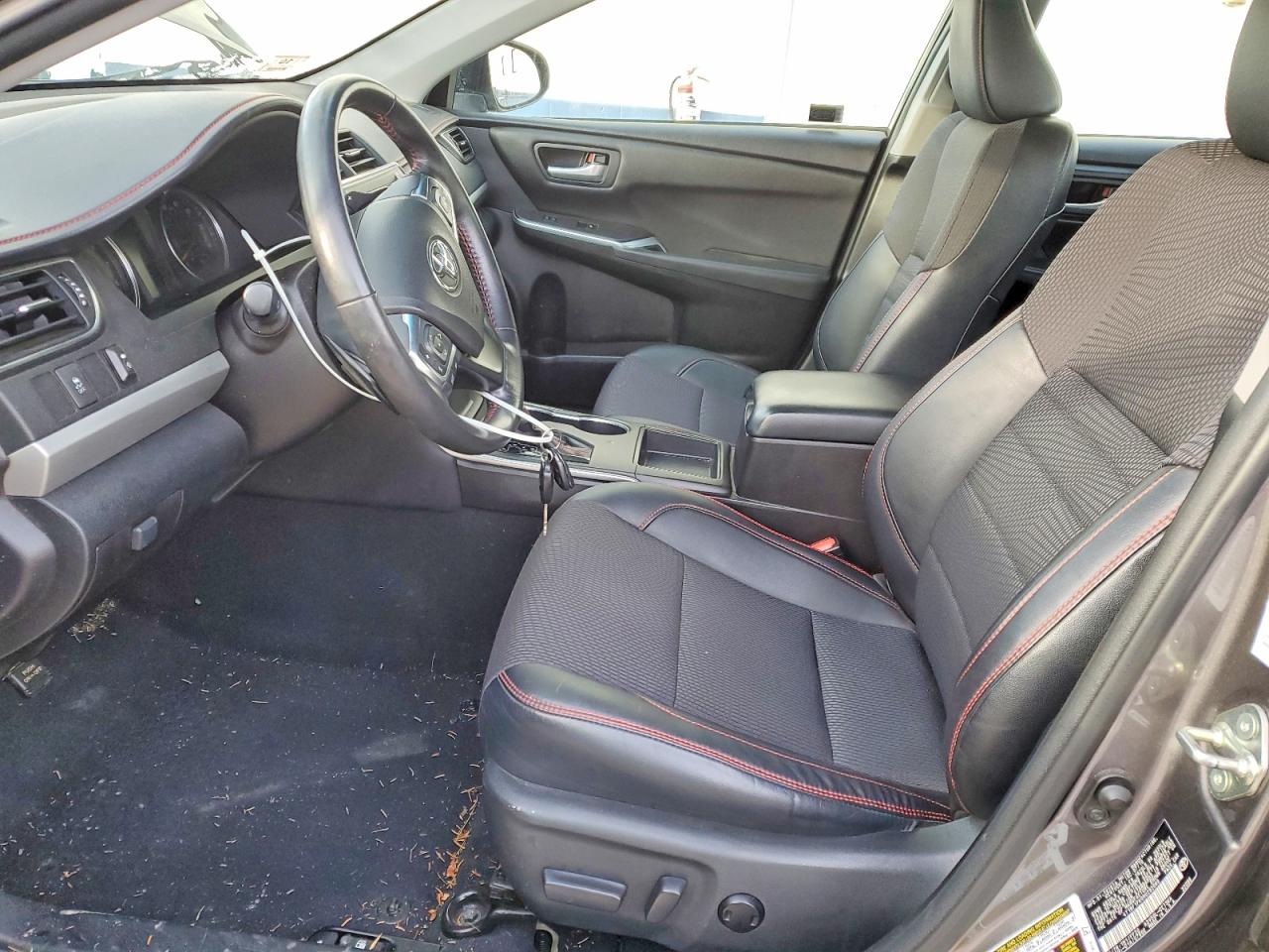 2017 TOYOTA CAMRY LE photo 13