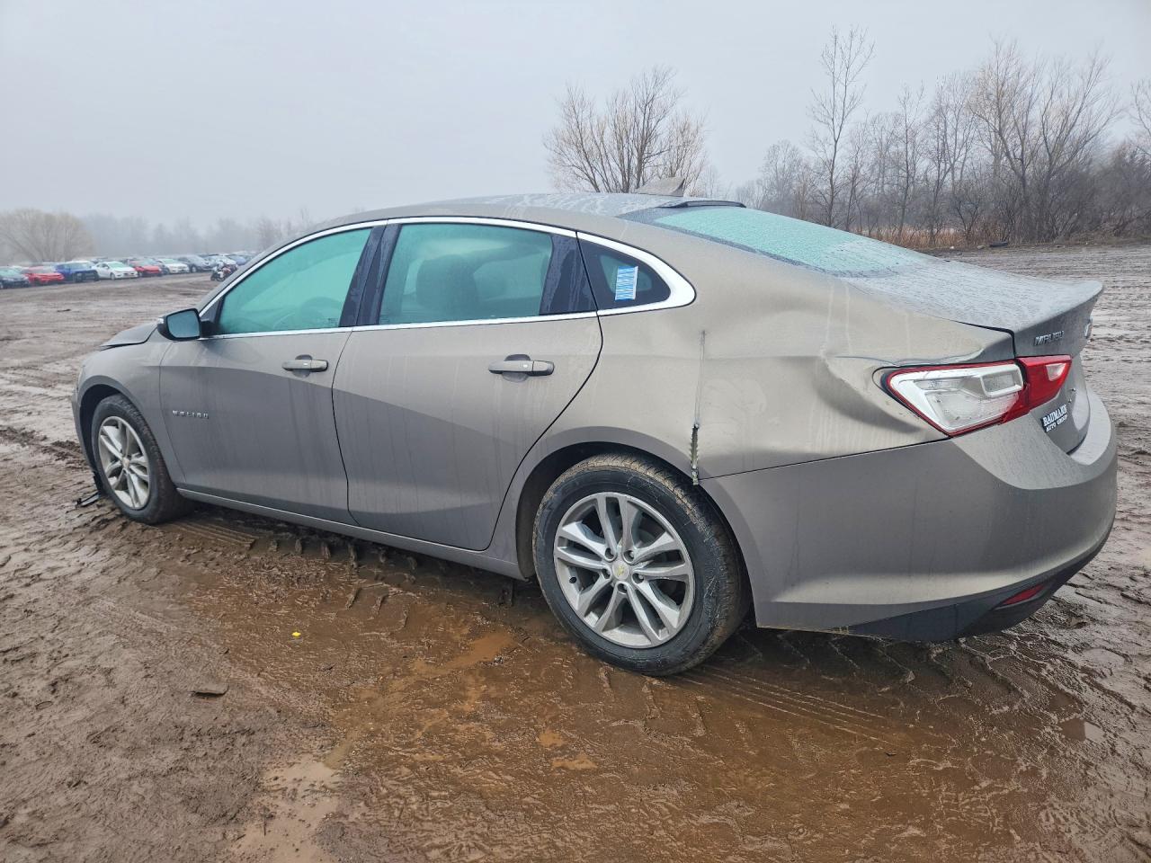2017 CHEVROLET MALIBU LT photo 2