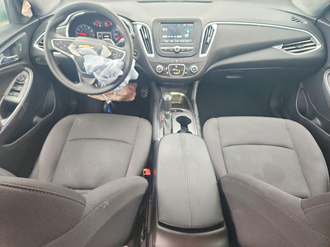 2017 CHEVROLET MALIBU LT photo 8