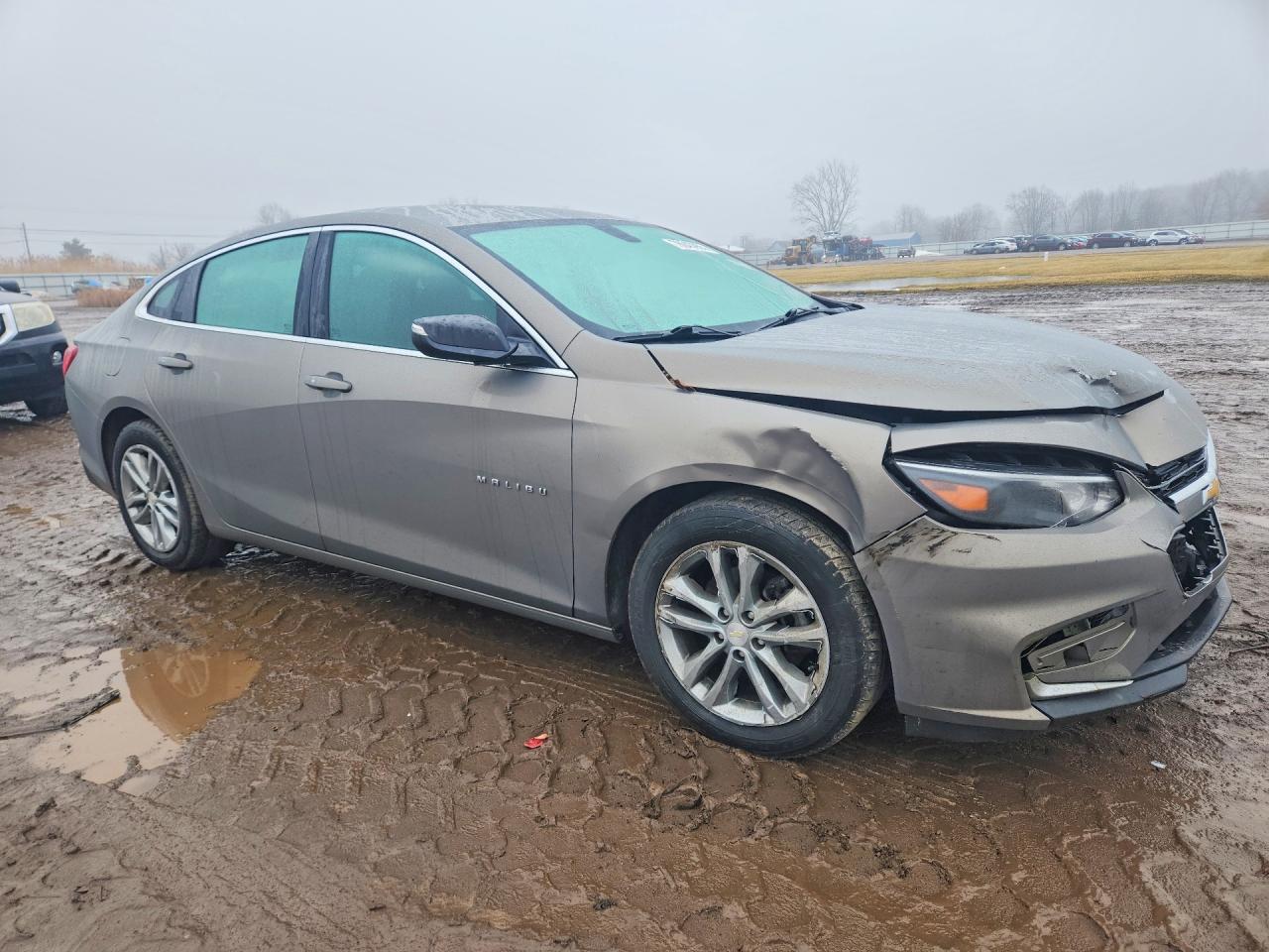 2017 CHEVROLET MALIBU LT photo 4