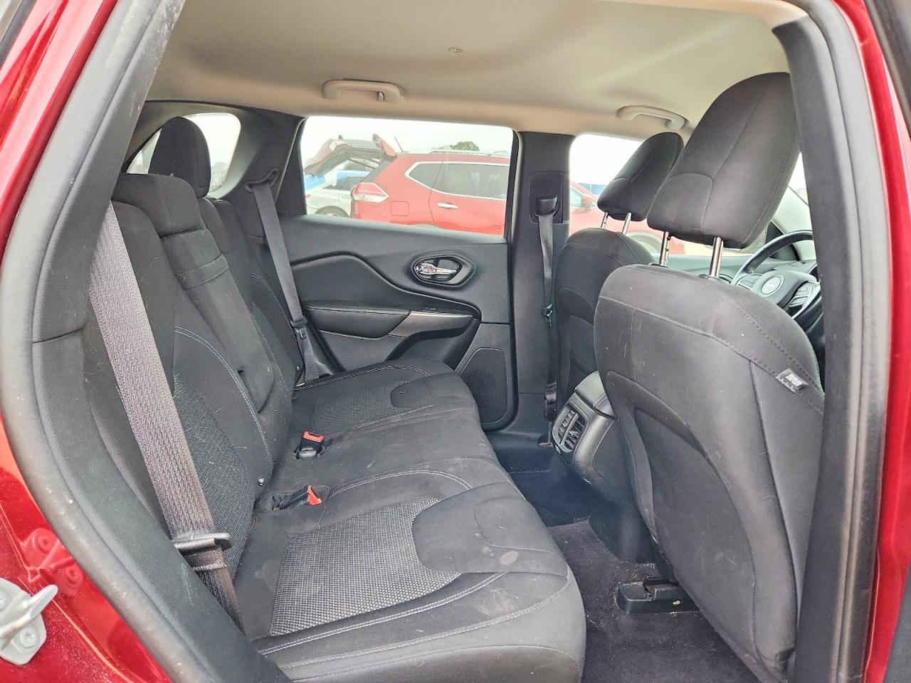 2019 JEEP CHEROKEE LATITUDE photo 11