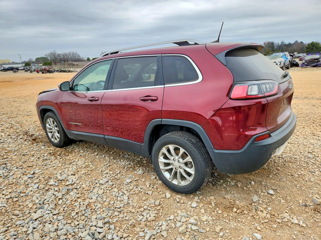 2019 JEEP CHEROKEE LATITUDE photo 2