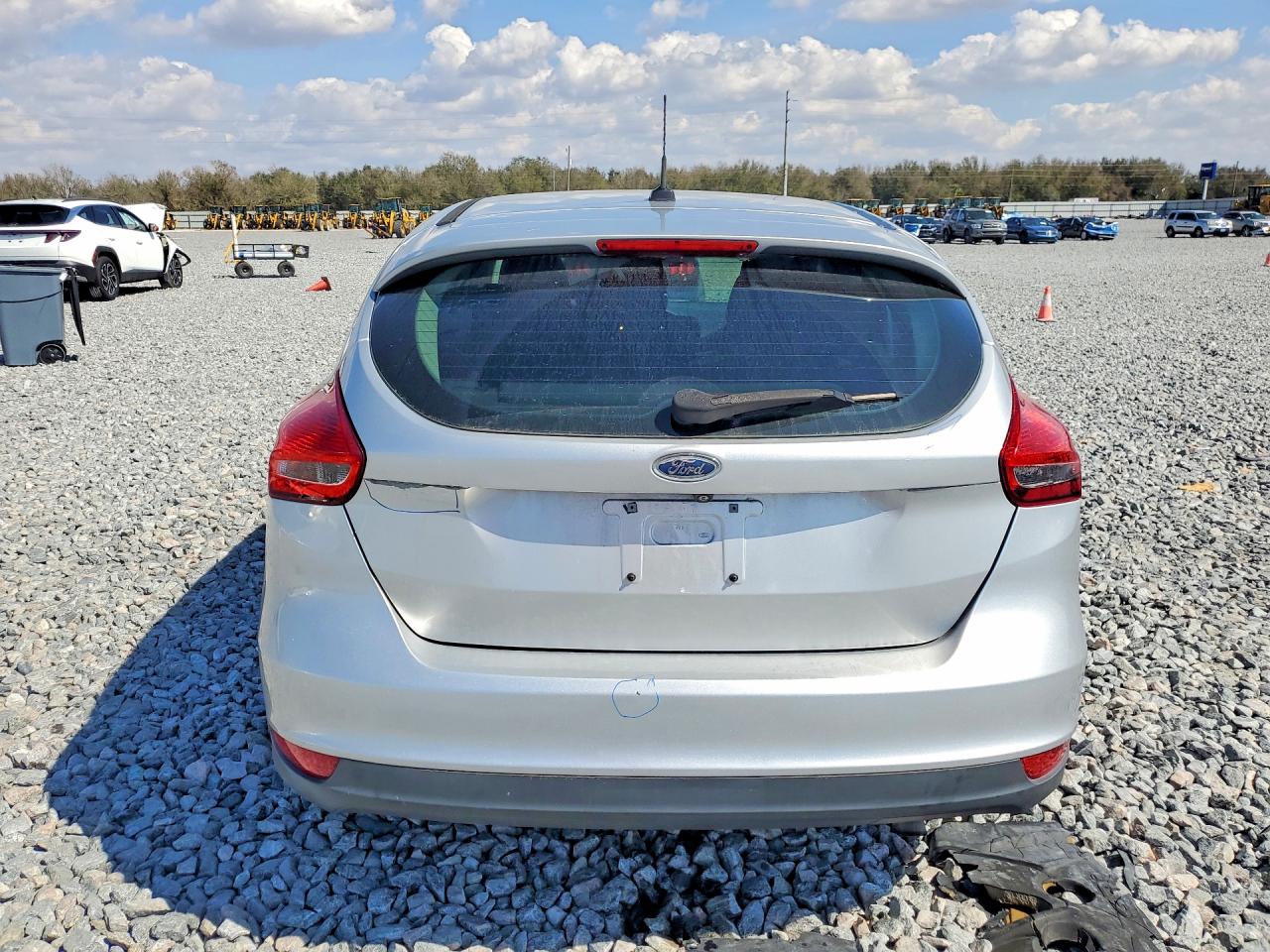 2018 FORD FOCUS SE photo 6
