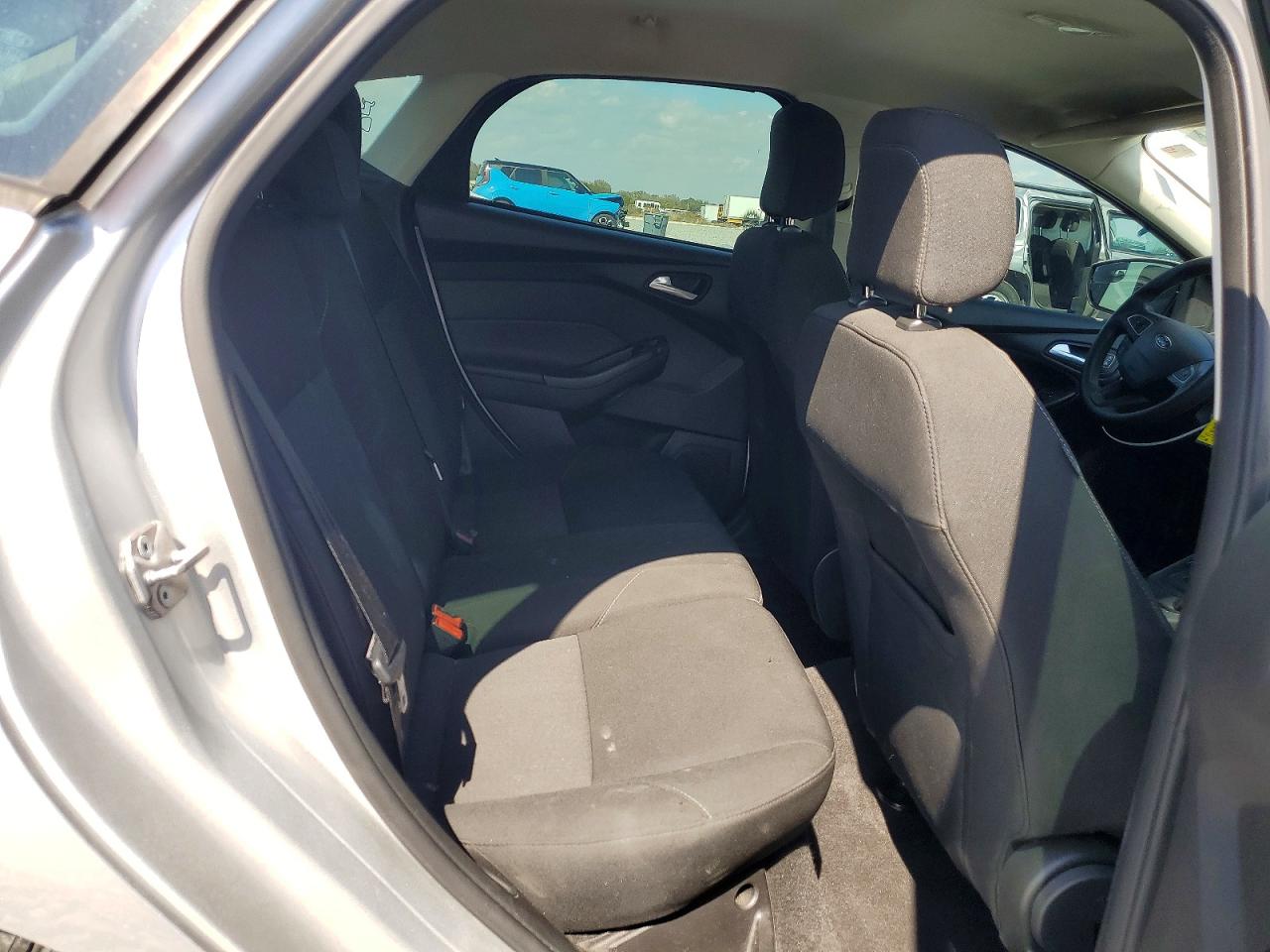 2018 FORD FOCUS SE photo 10